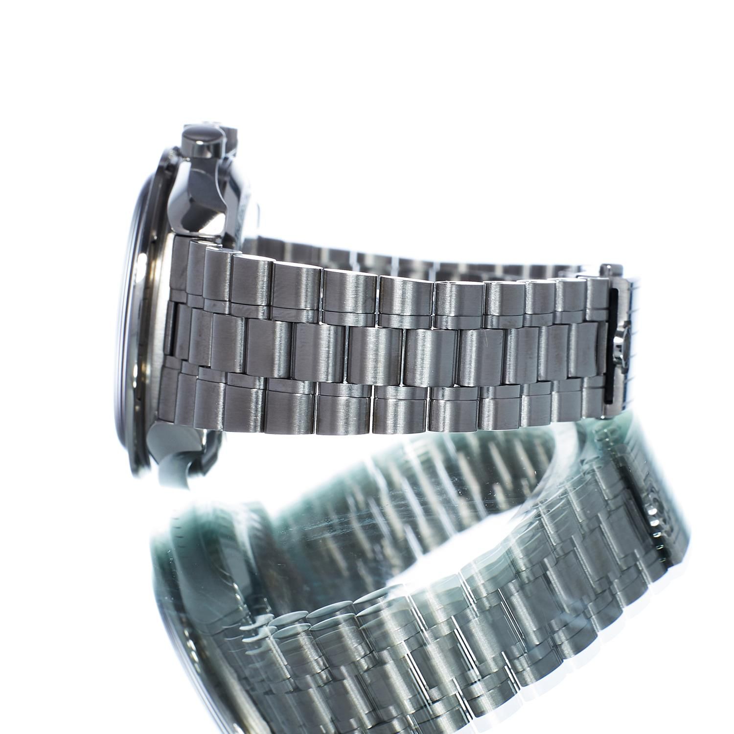 Omega Speedmaster Moonwatch Professional 310.30.42.50.01.002 Thumbnail 2