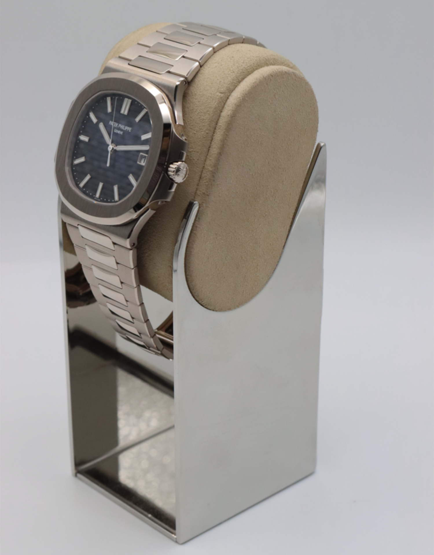 Patek Philippe Nautilus 5811/1G-001 Thumbnail 6