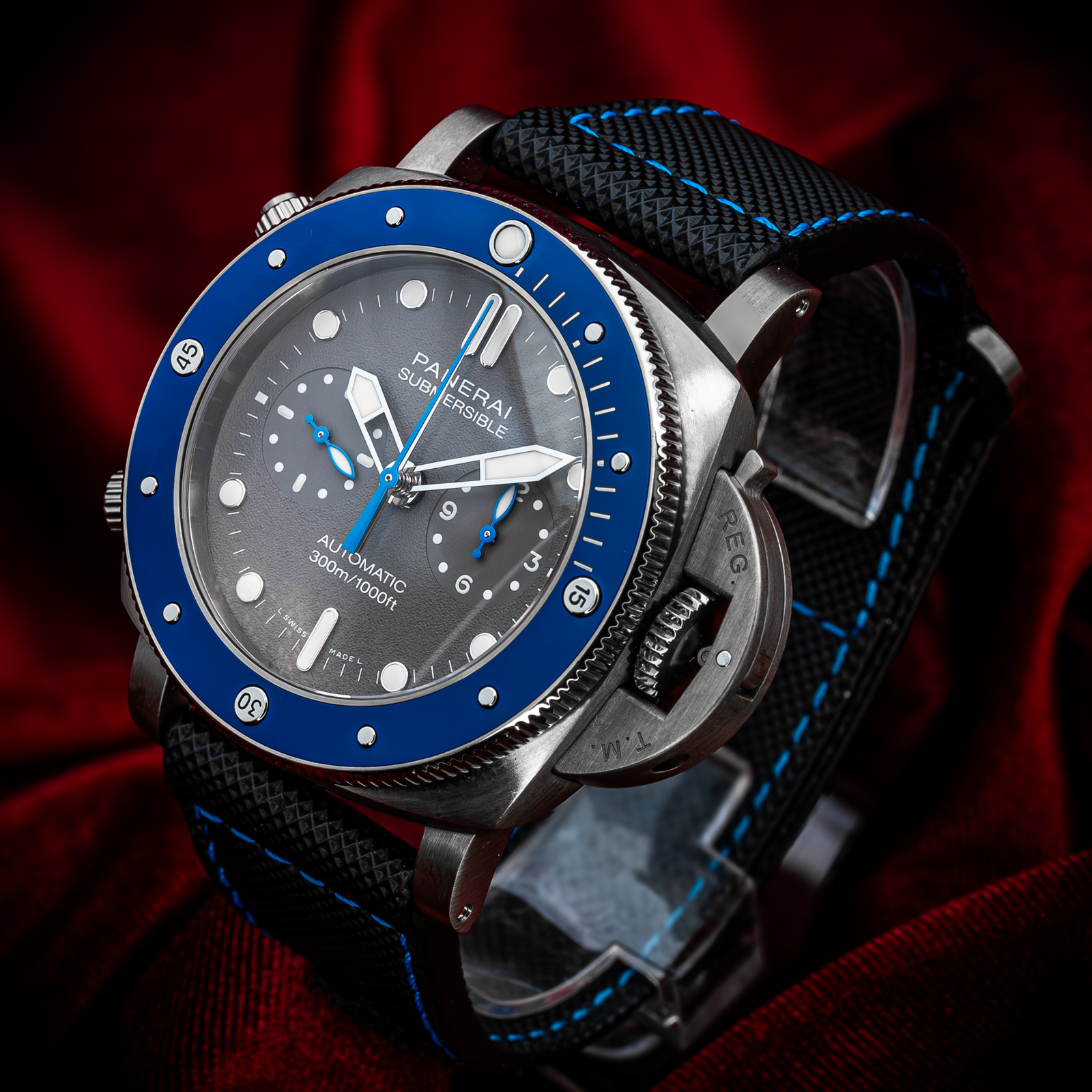 Panerai Submersible PAM00982 Thumbnail 4