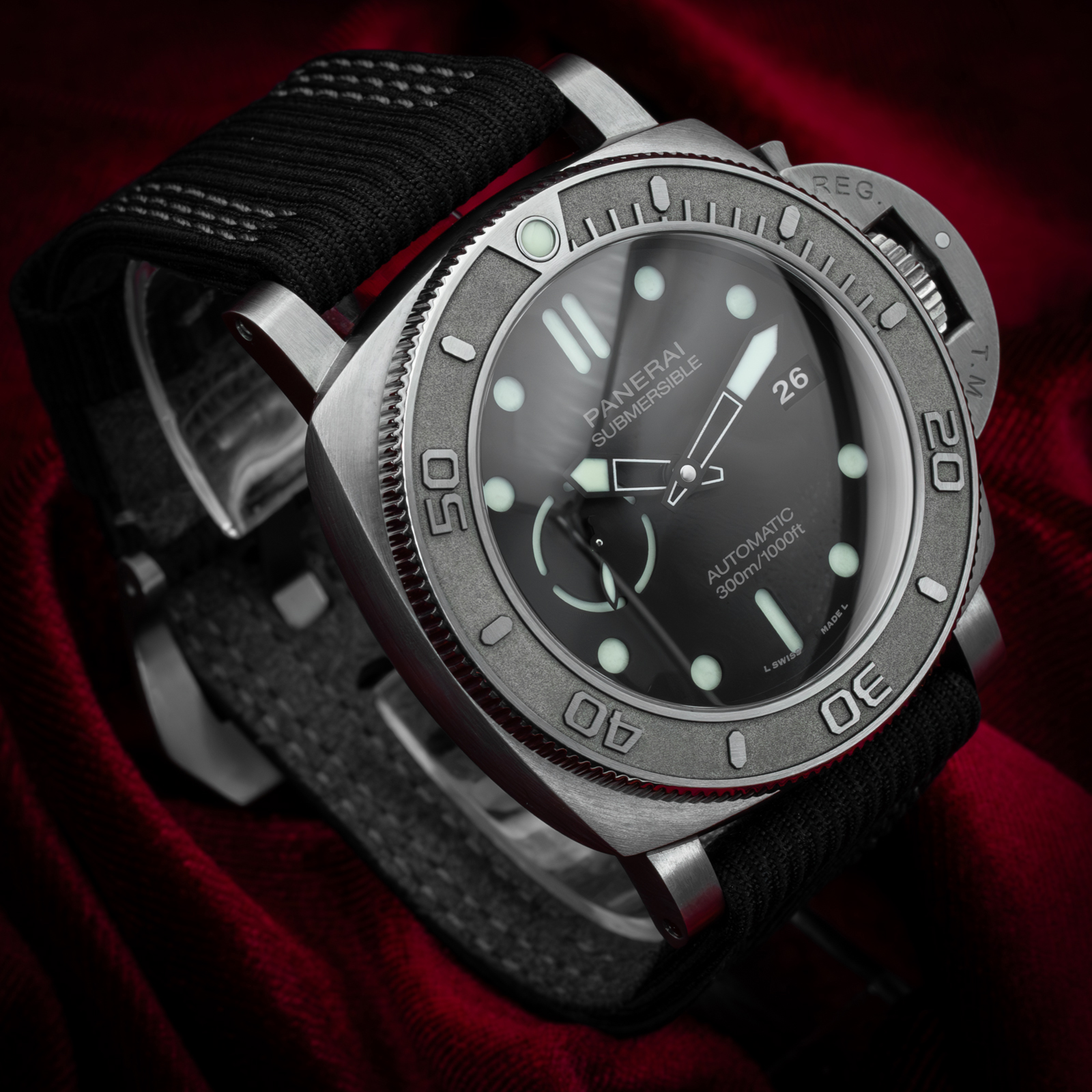 Panerai Submersible PAM00984 Thumbnail 2