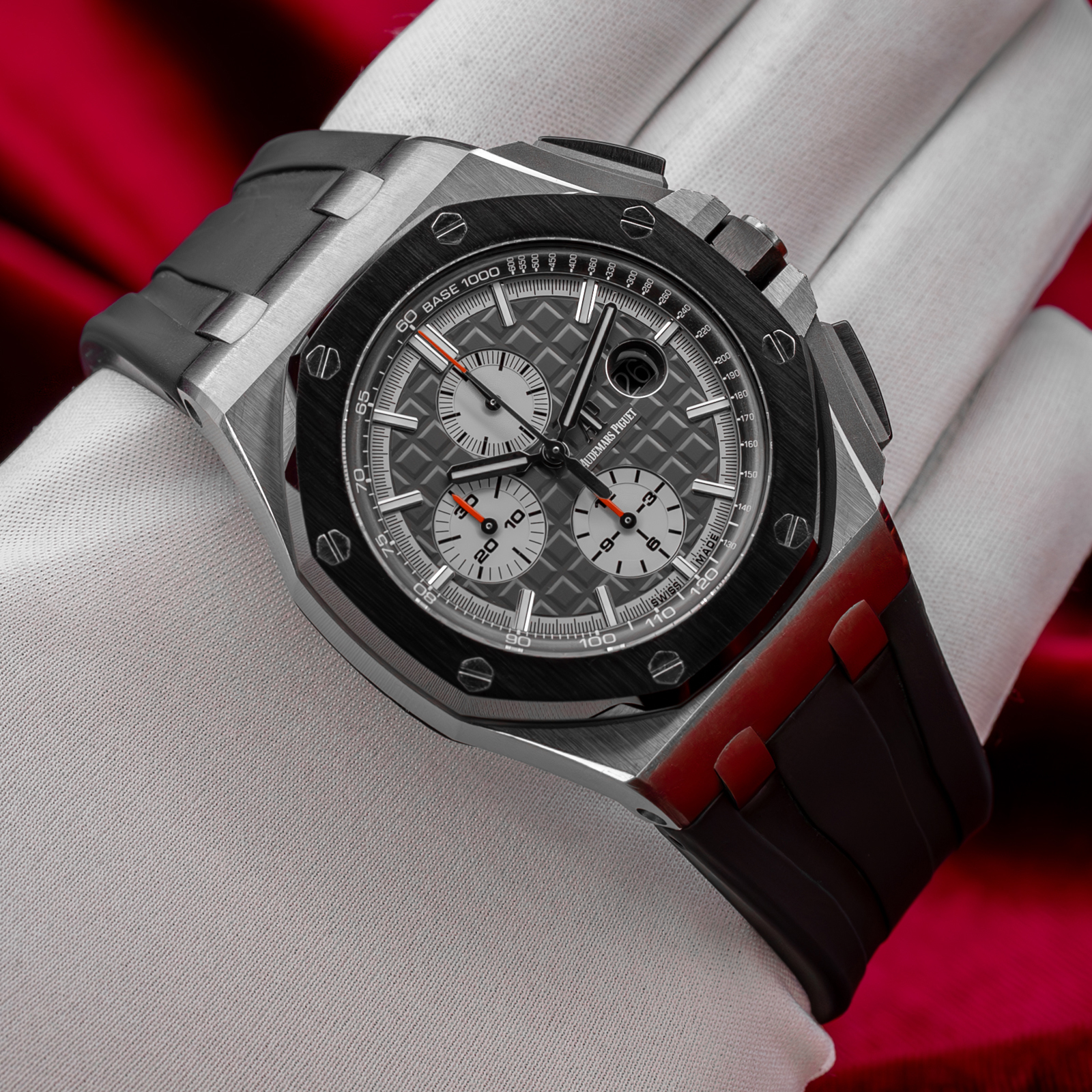 Audemars Piguet Royal Oak Offshore 26400IO.OO.A004CA.01 Thumbnail 5