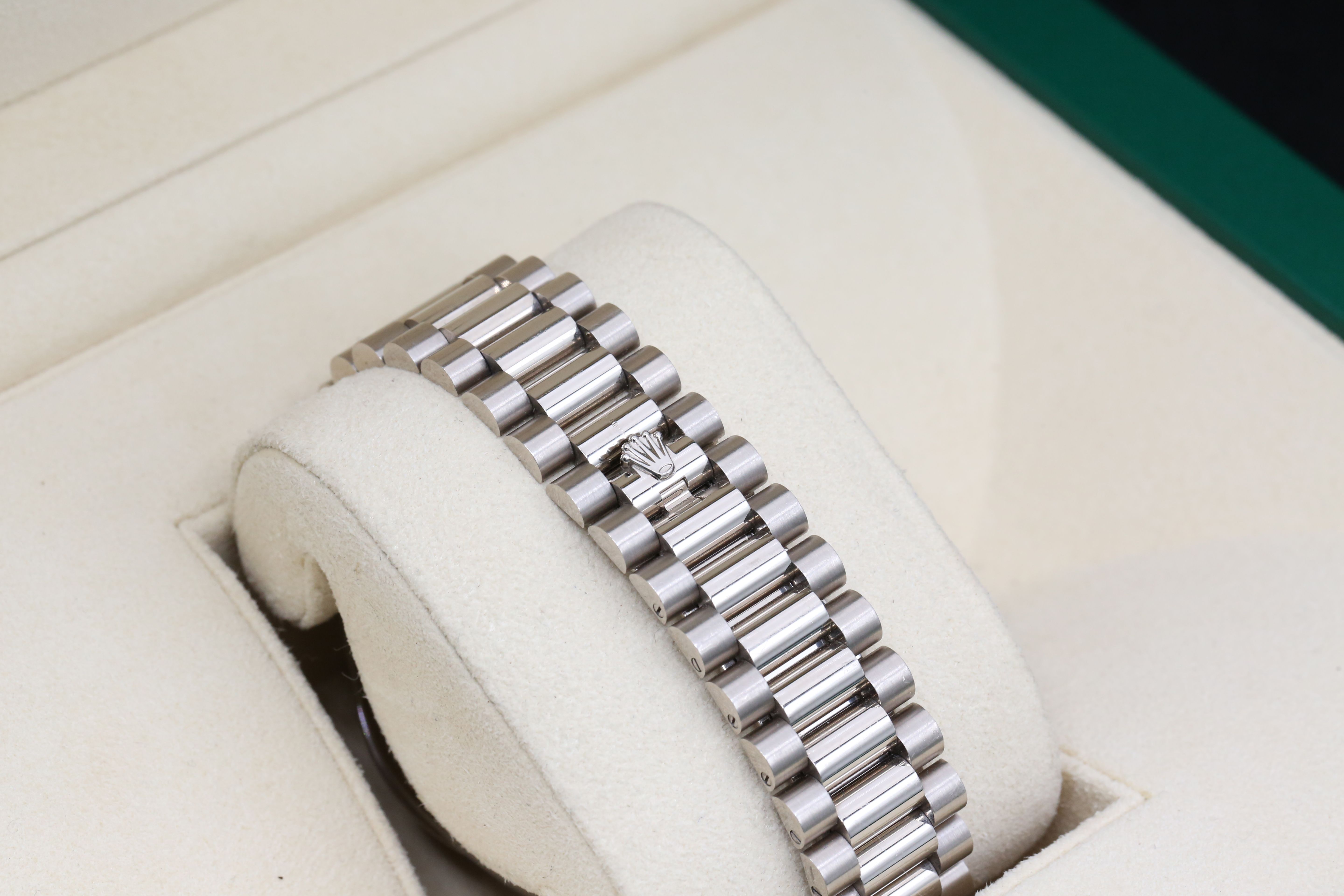 Rolex Day-Date 40 228349 RBR Thumbnail 3