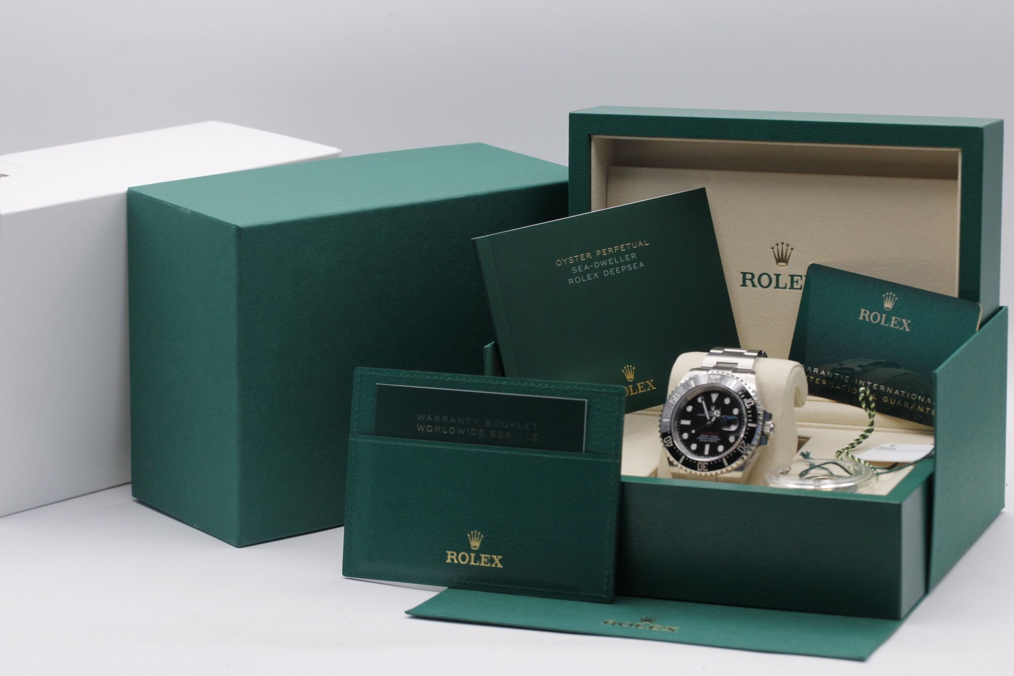 Rolex Sea-Dweller 126600 Thumbnail 5