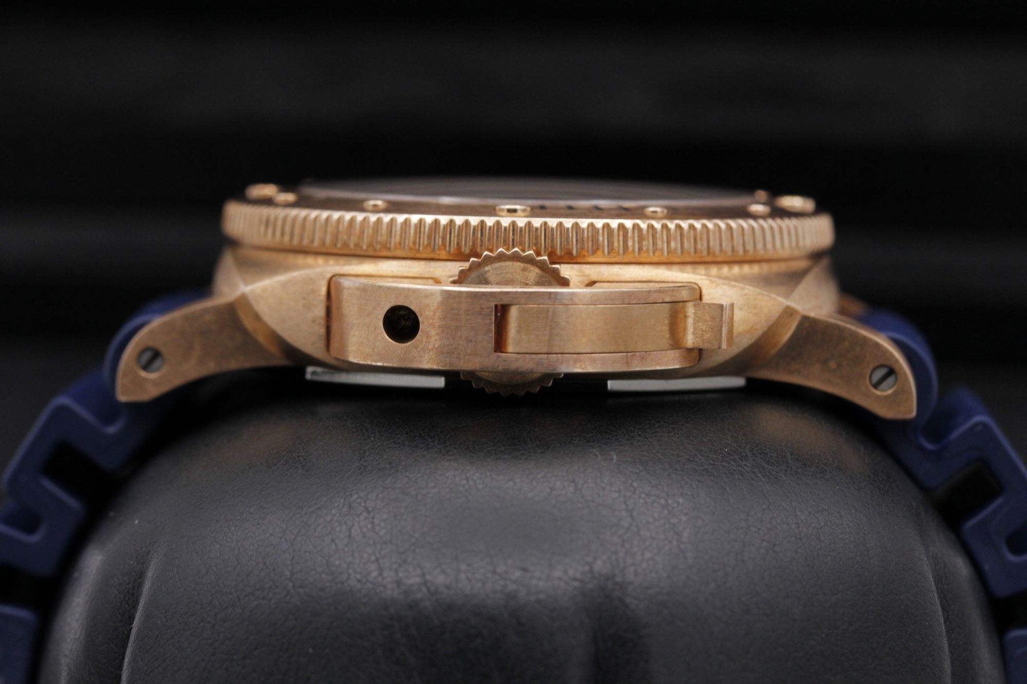 Panerai Submersible PAM01074 Thumbnail 3