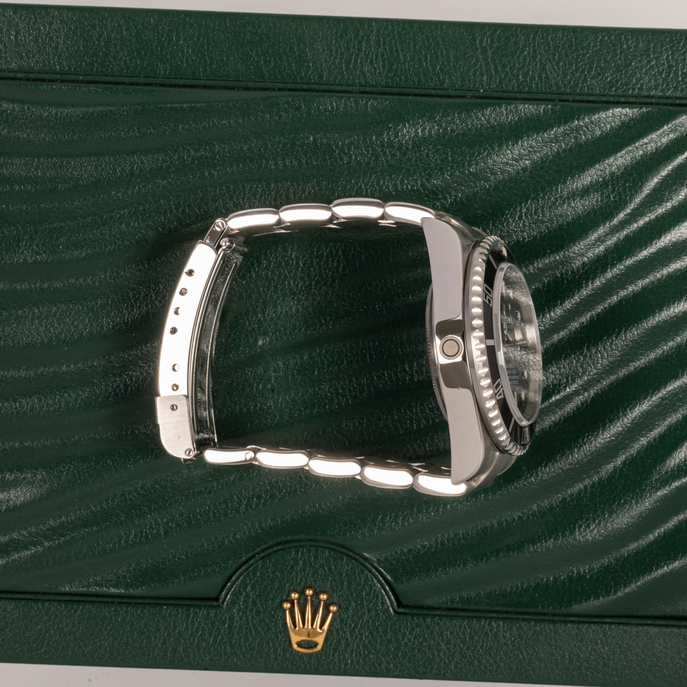 Rolex Sea-Dweller 16660 Thumbnail 4