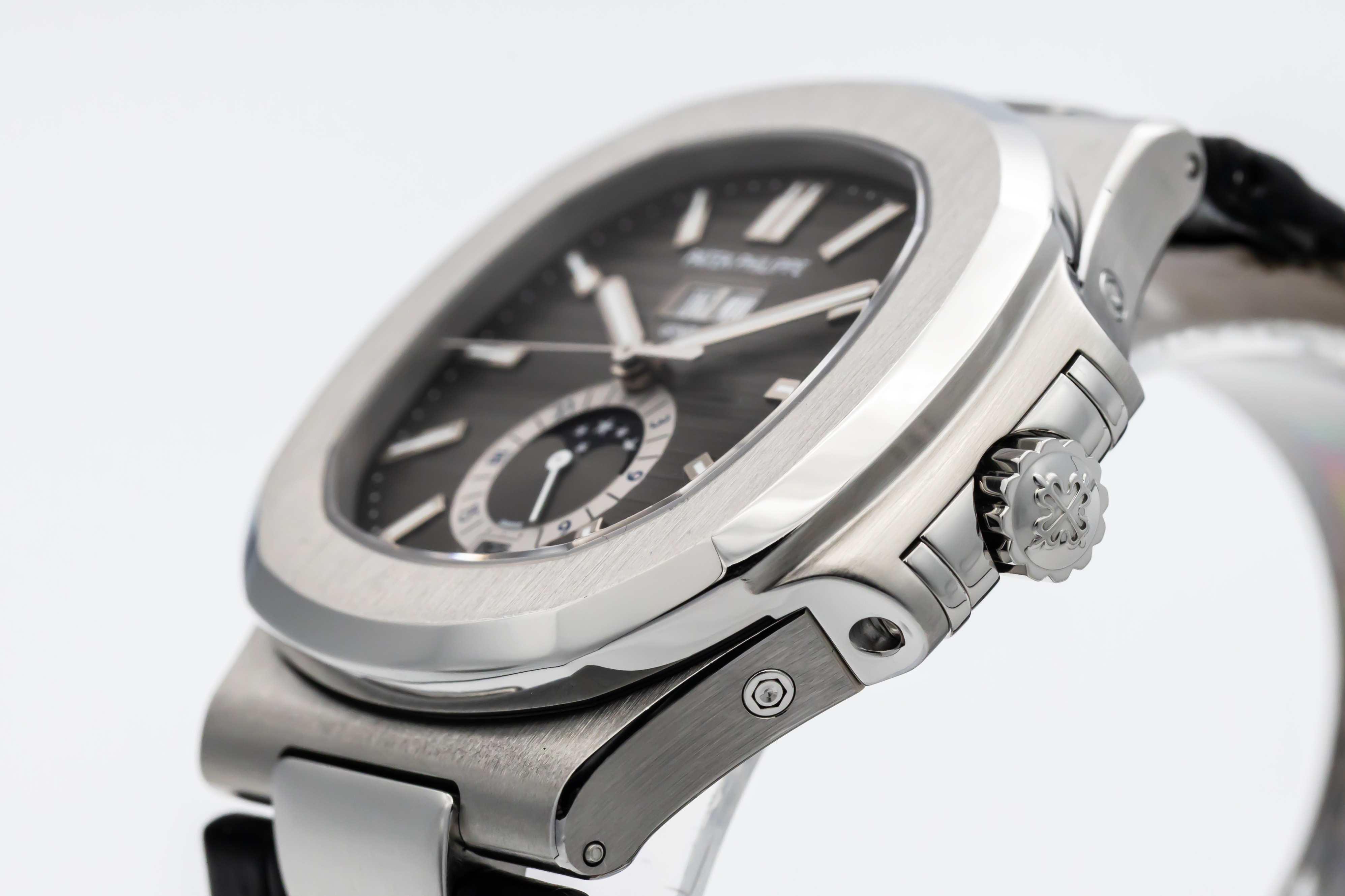 Patek Philippe Nautilus 5726A-001 Thumbnail 2
