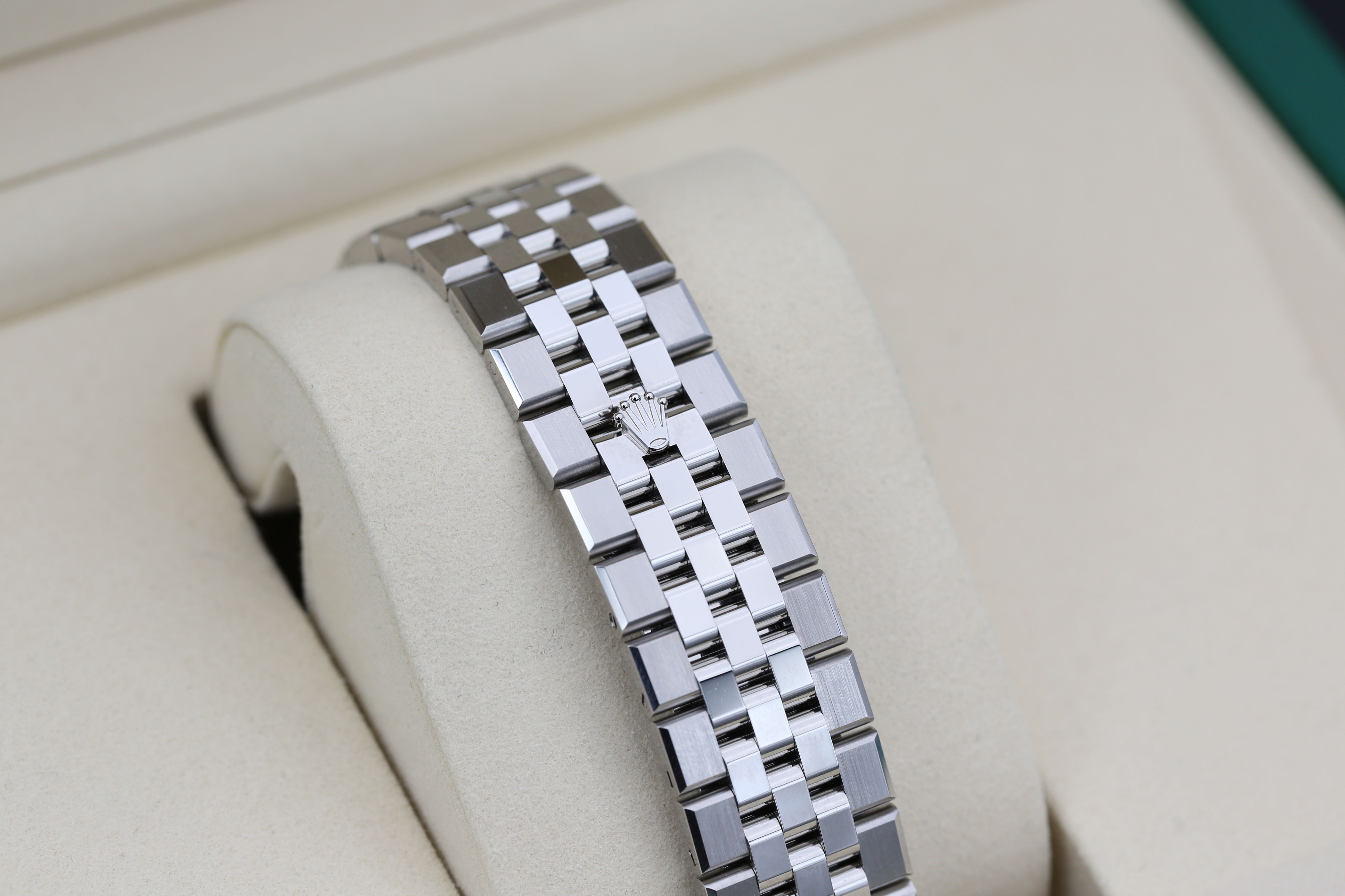 Rolex Land-Dweller 40 127334 Thumbnail 3