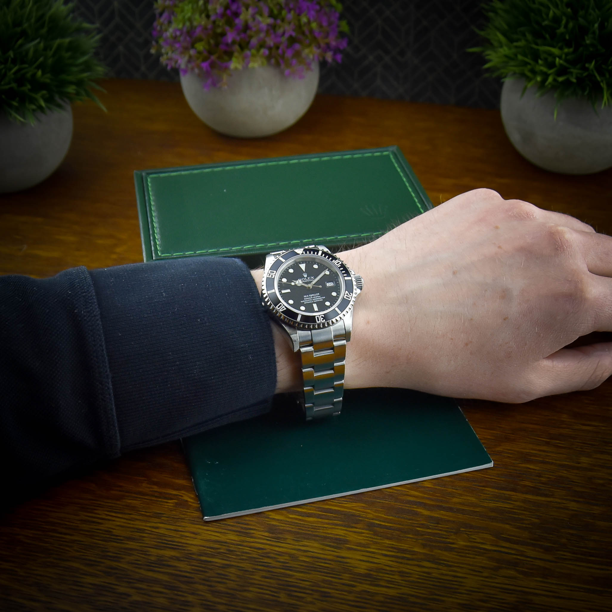 Rolex Sea-Dweller 16600 Thumbnail 5