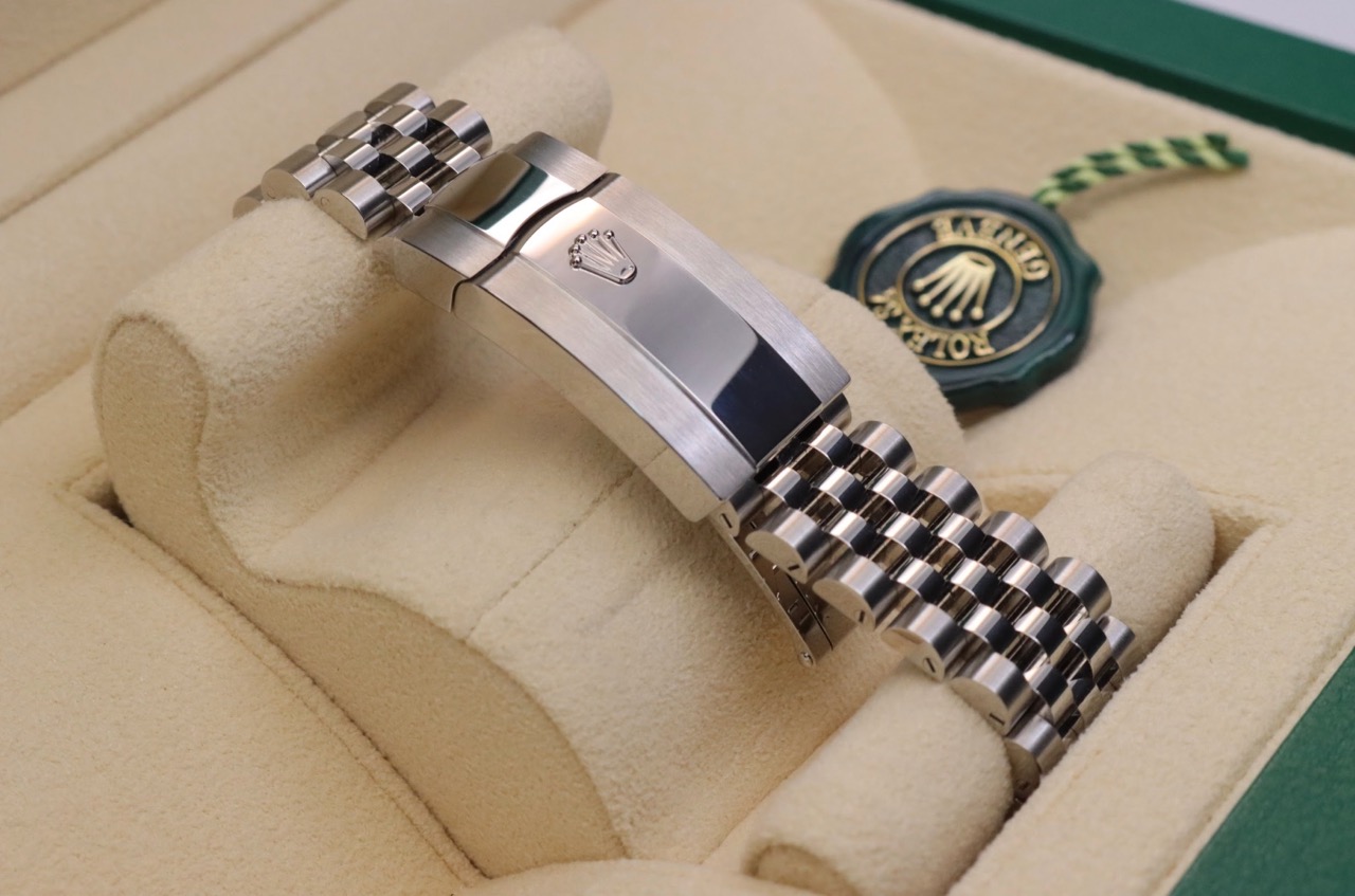 Rolex Datejust 41 126334 Thumbnail 3