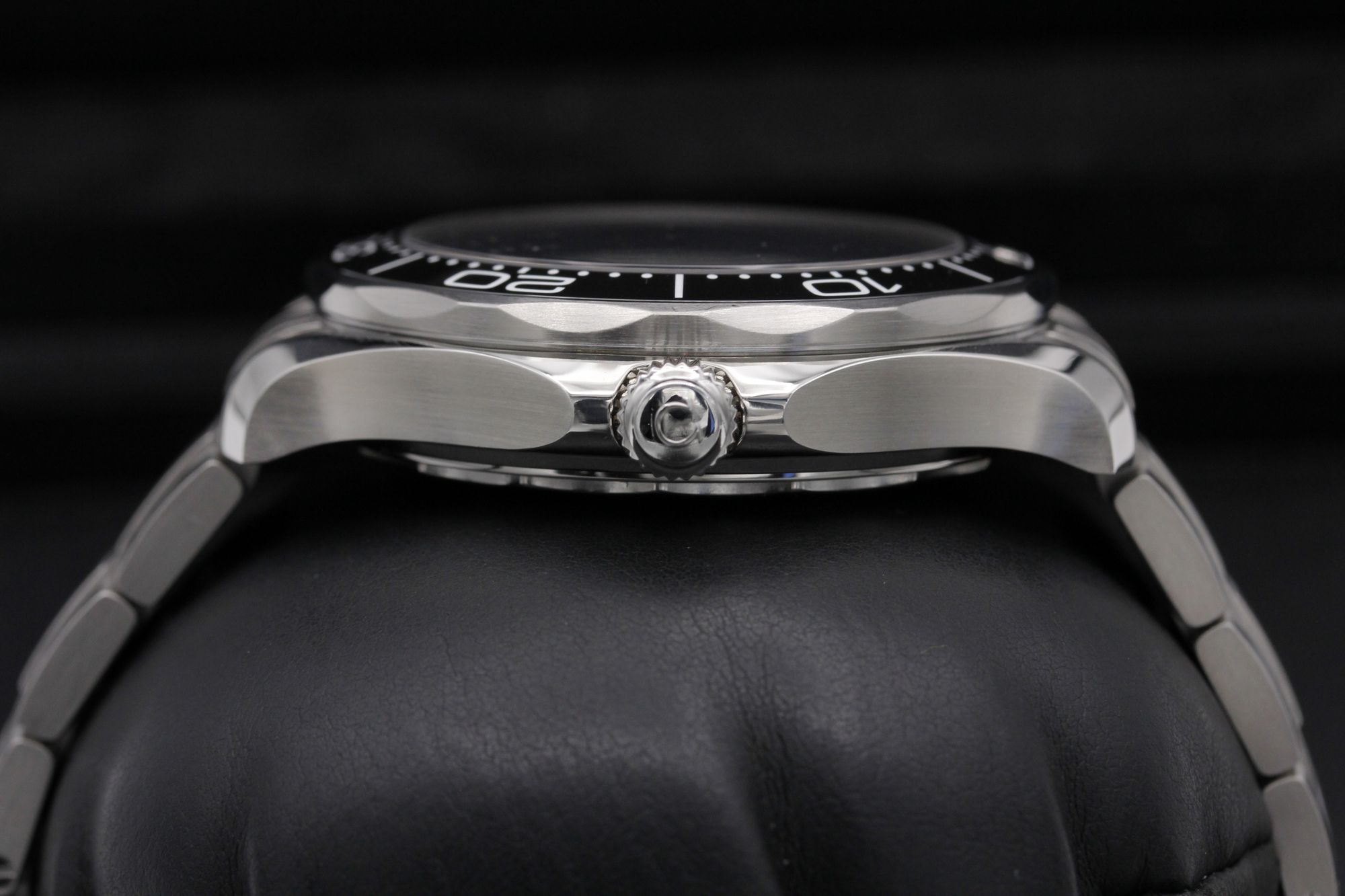 Omega Seamaster Diver 300m 210.30.42.20.04.001 Thumbnail 3