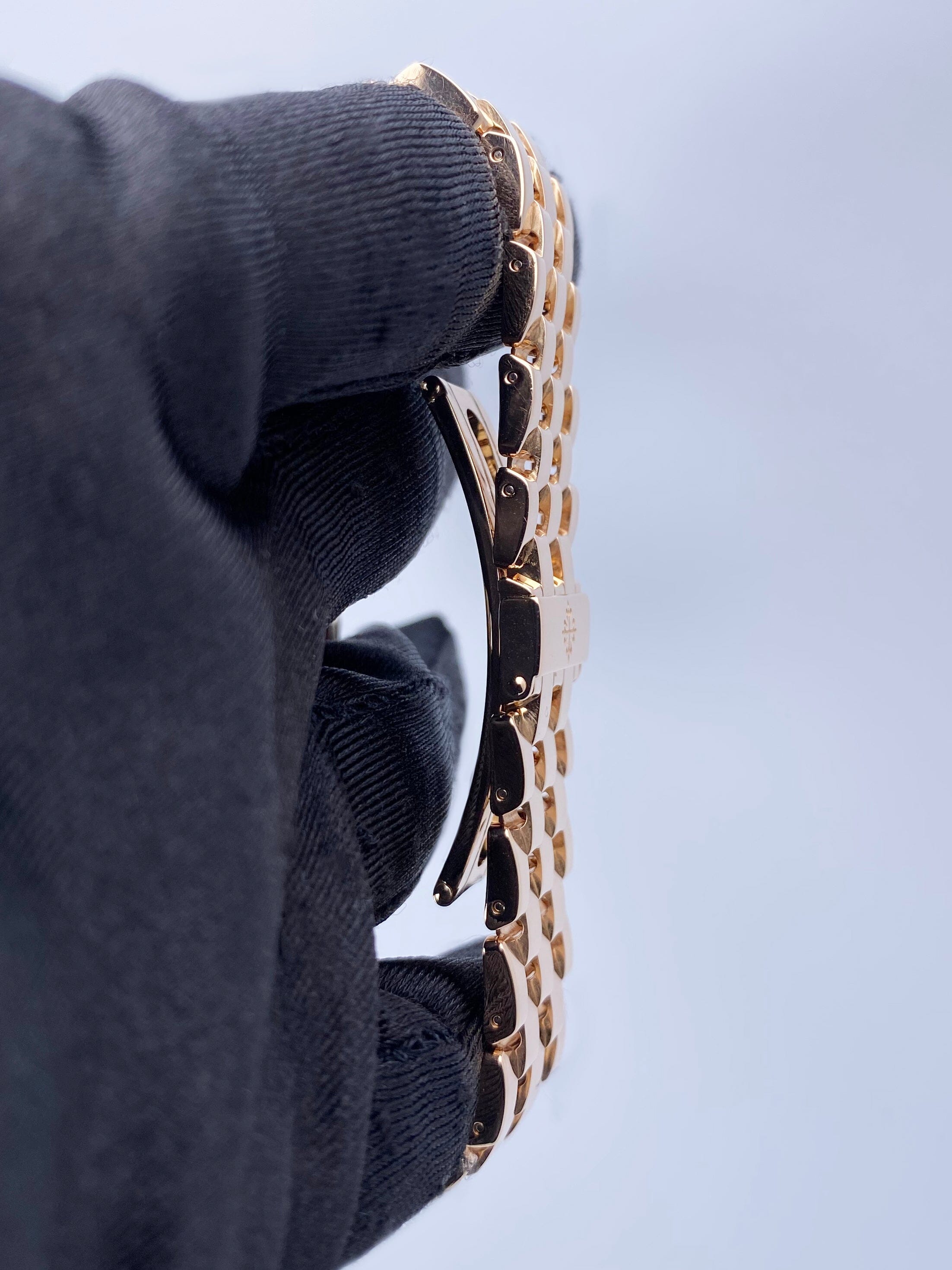 Patek Philippe Annual Calendar 5396/1R-001 Thumbnail 5