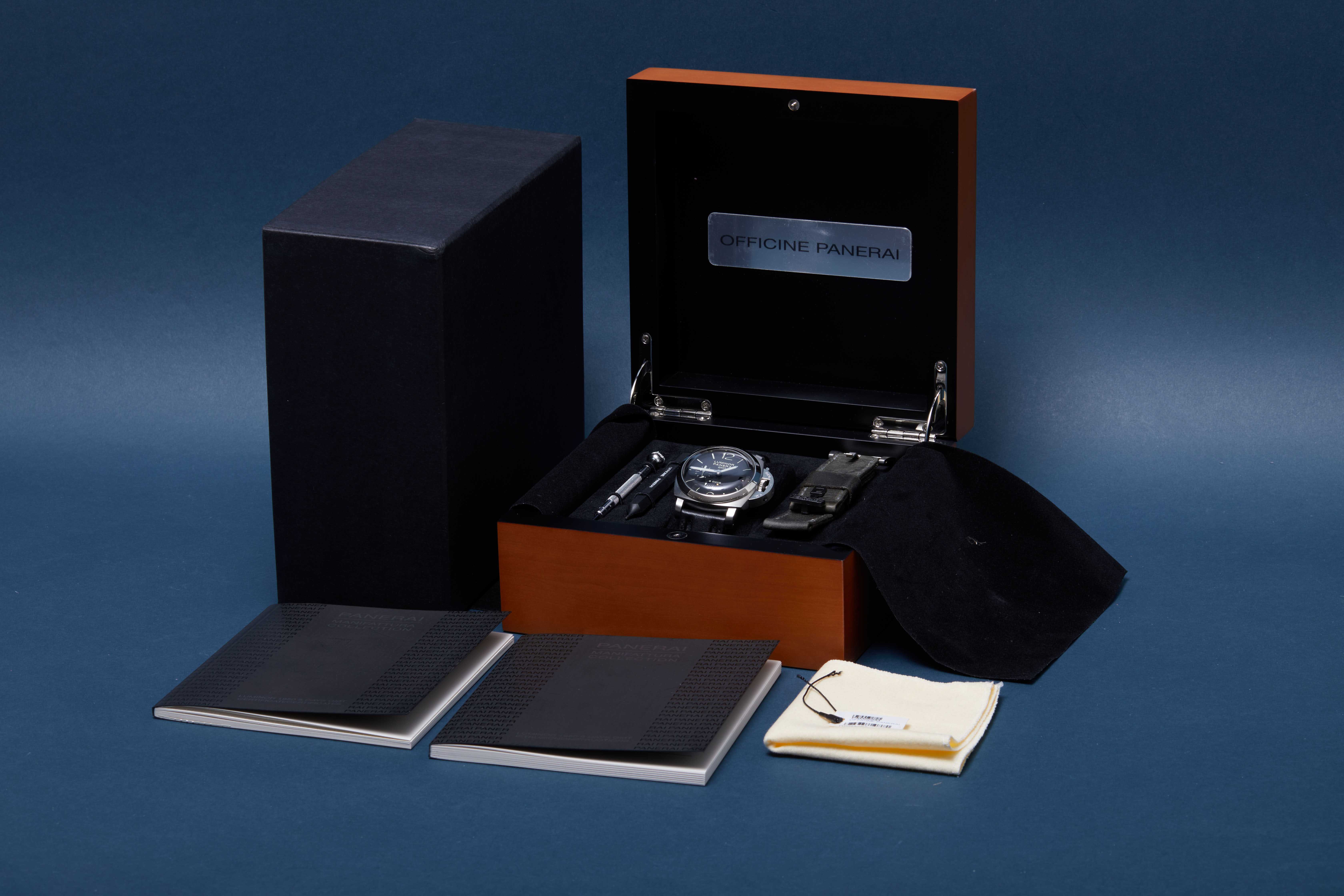 Panerai Luminor 8 Days PAM00233 Thumbnail 4