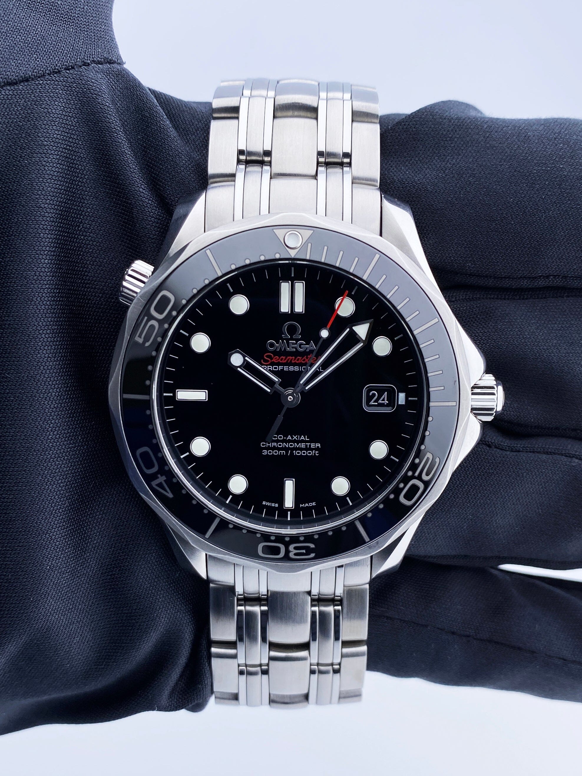 Omega Seamaster 300m 212.30.41.20.01.003 Thumbnail 2