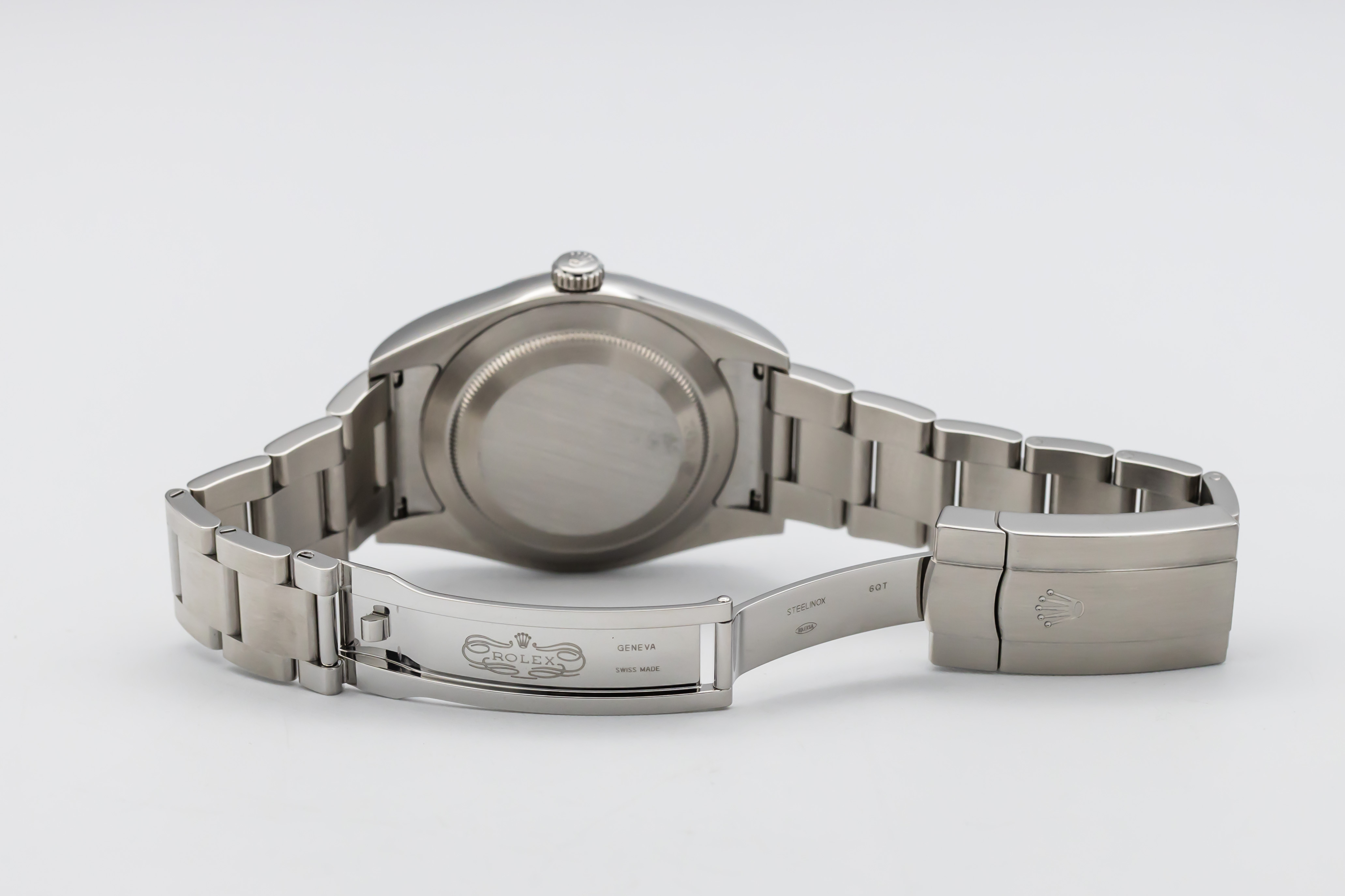 Rolex Oyster Perpetual 114300 Thumbnail 4