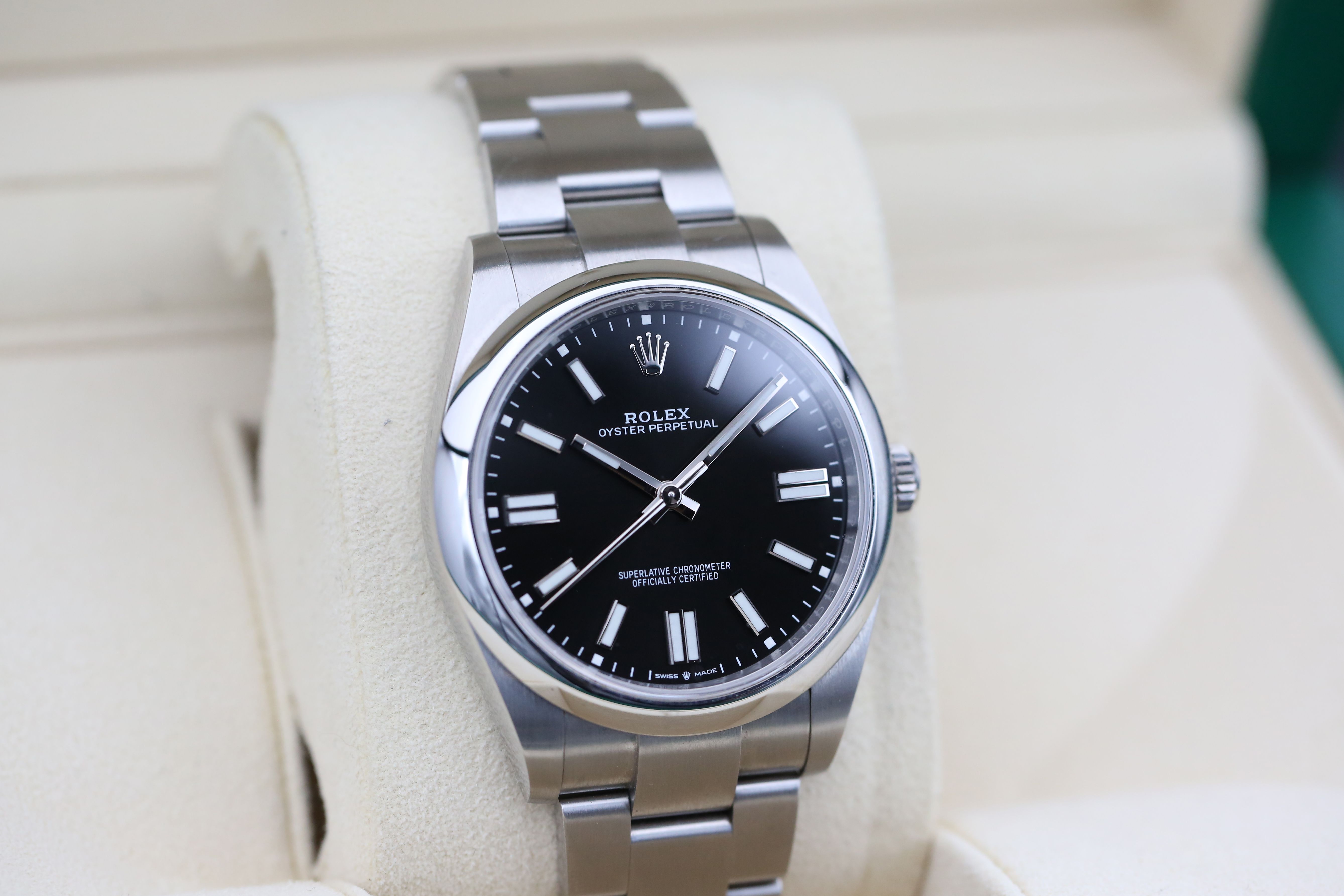 Rolex Oyster Perpetual 124300 Thumbnail 2