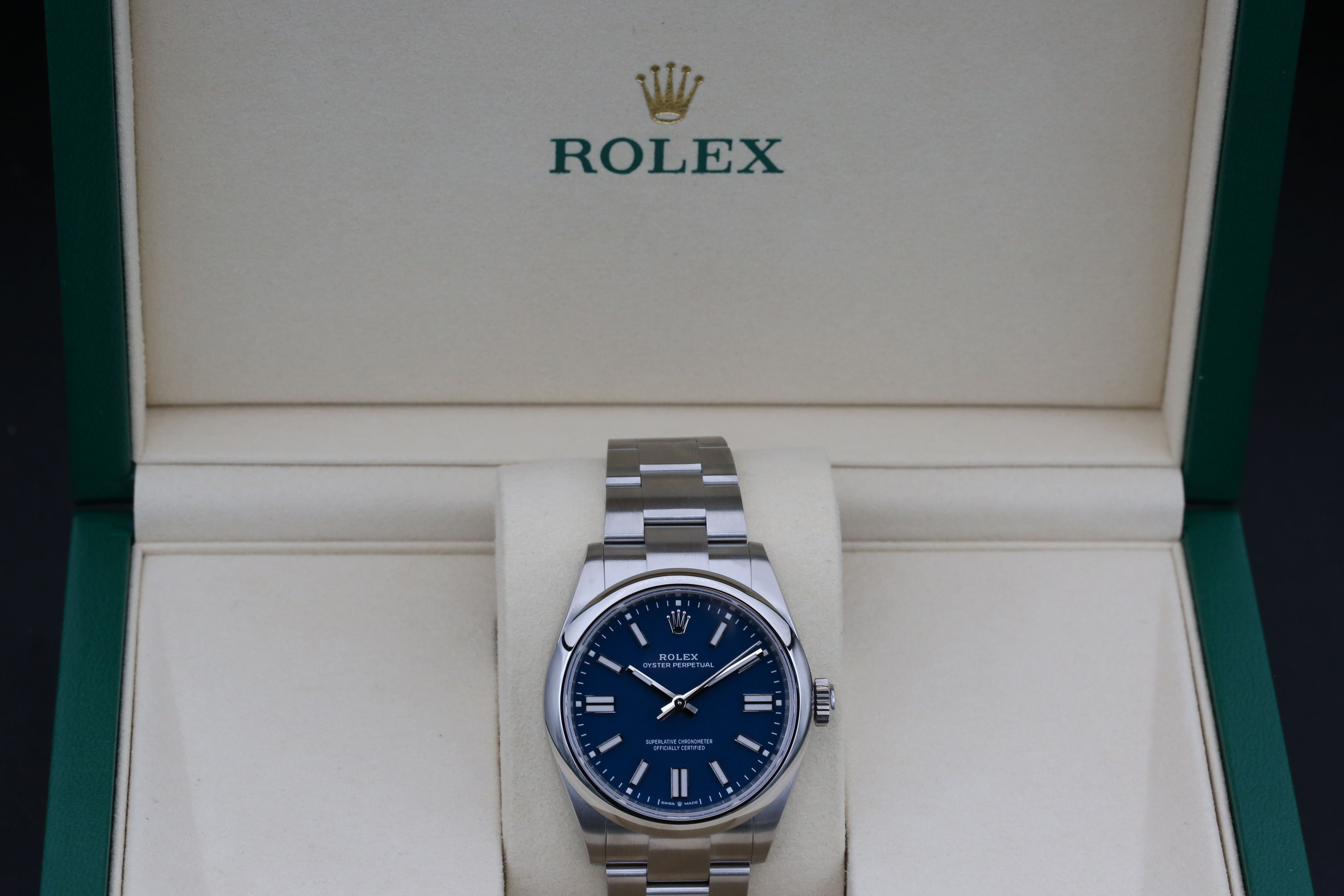 Rolex Oyster Perpetual 41 134300 Thumbnail 4