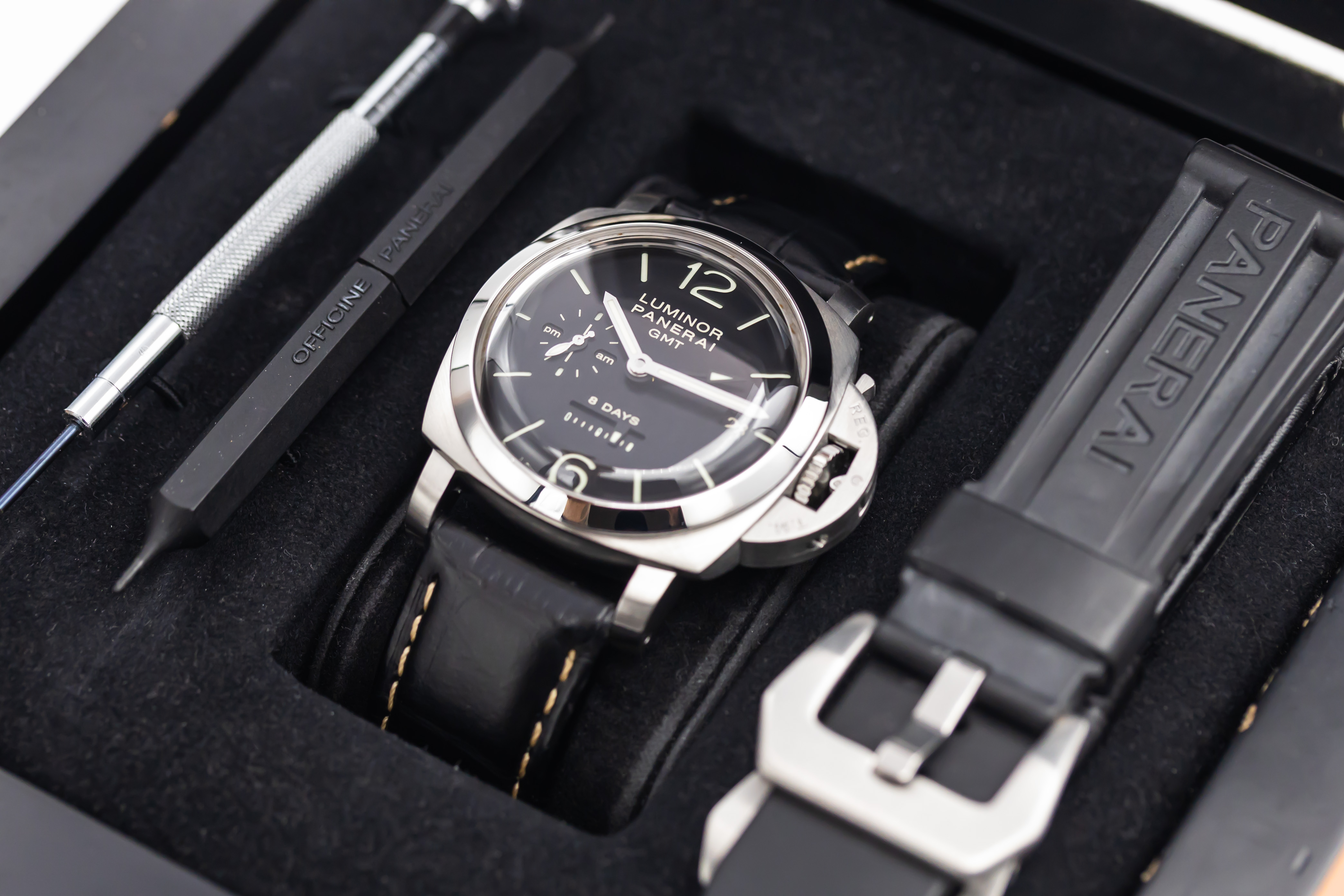Panerai Luminor 8 Days PAM00233 Thumbnail 5