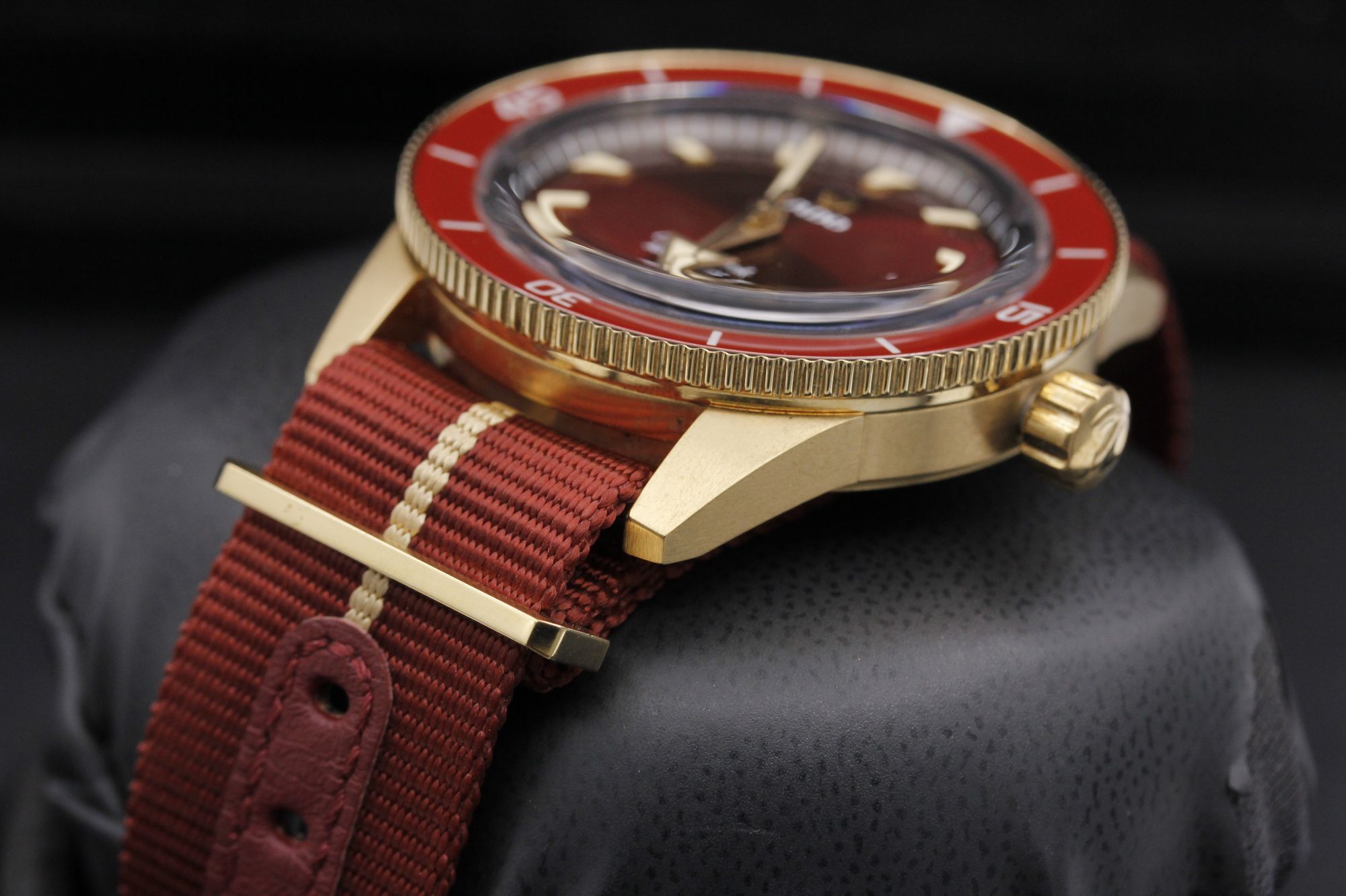 Rado Captain Cook R32504407 Thumbnail 2