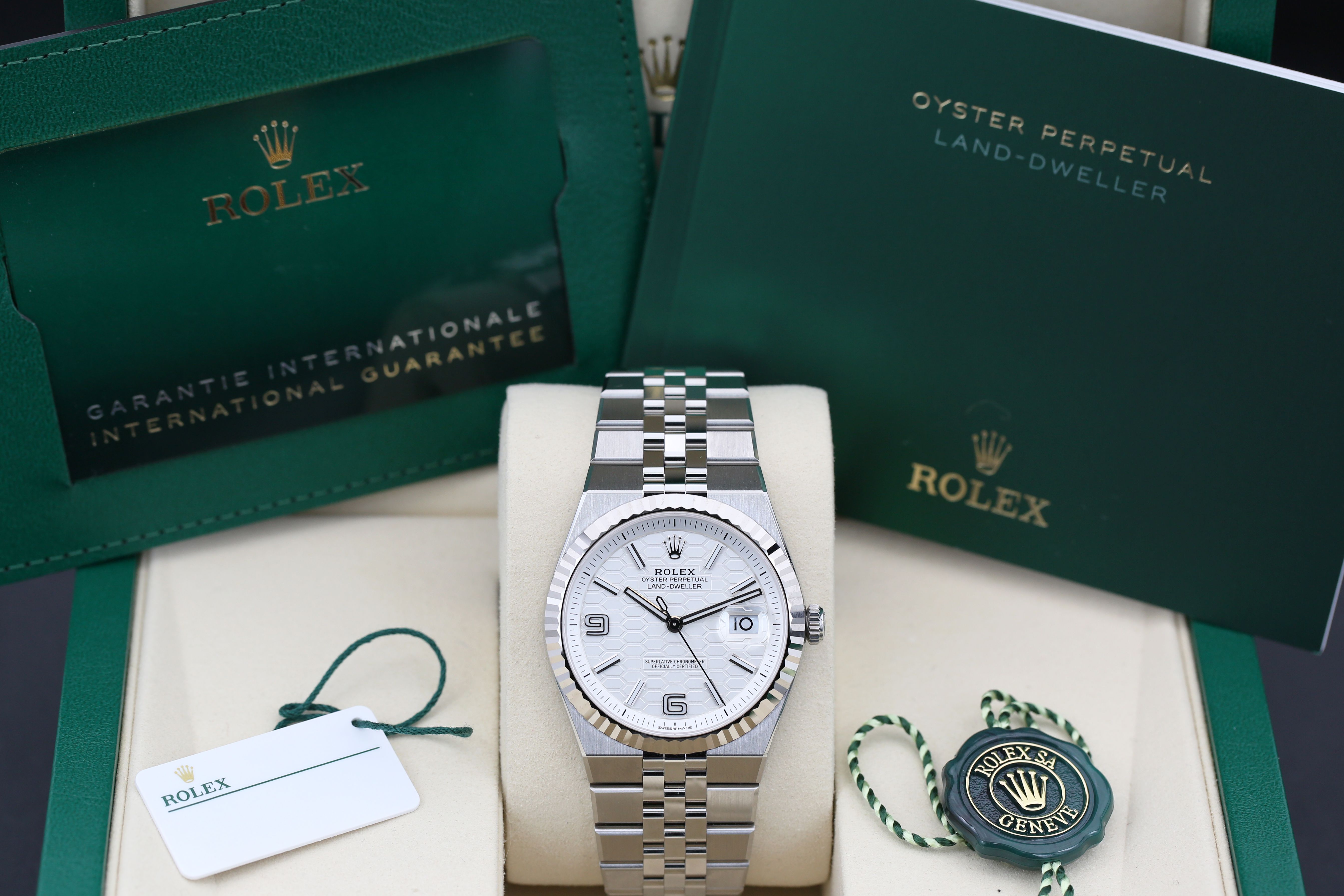 Rolex Land-Dweller 40 127334 Thumbnail 7