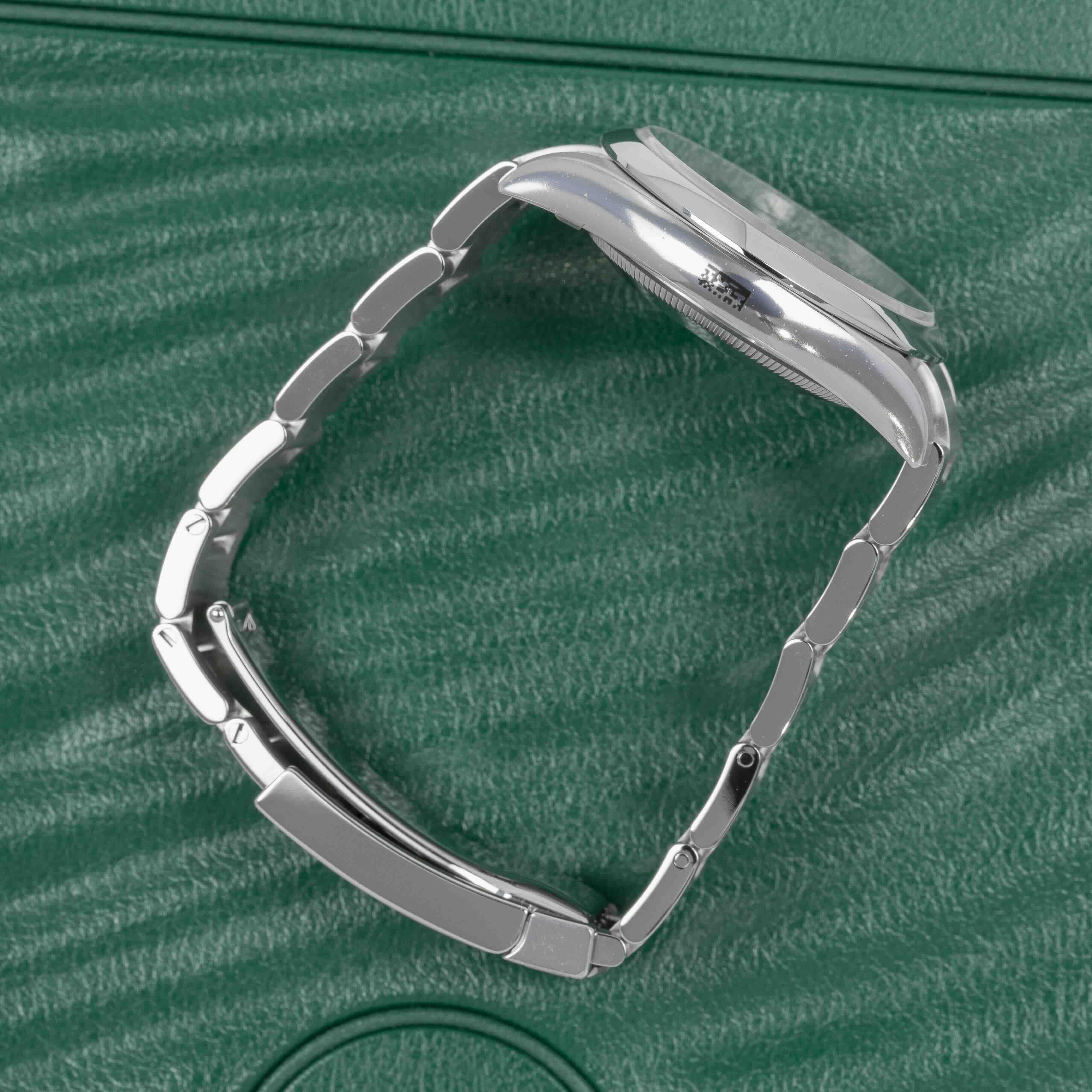Rolex Oyster Perpetual 126000 Thumbnail 4
