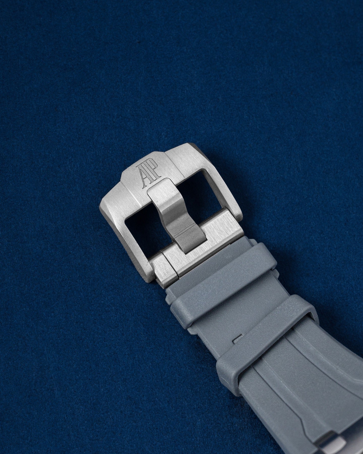 Audemars Piguet Royal Oak Offshore 26420IO.OO.A009CA.01 Thumbnail 3