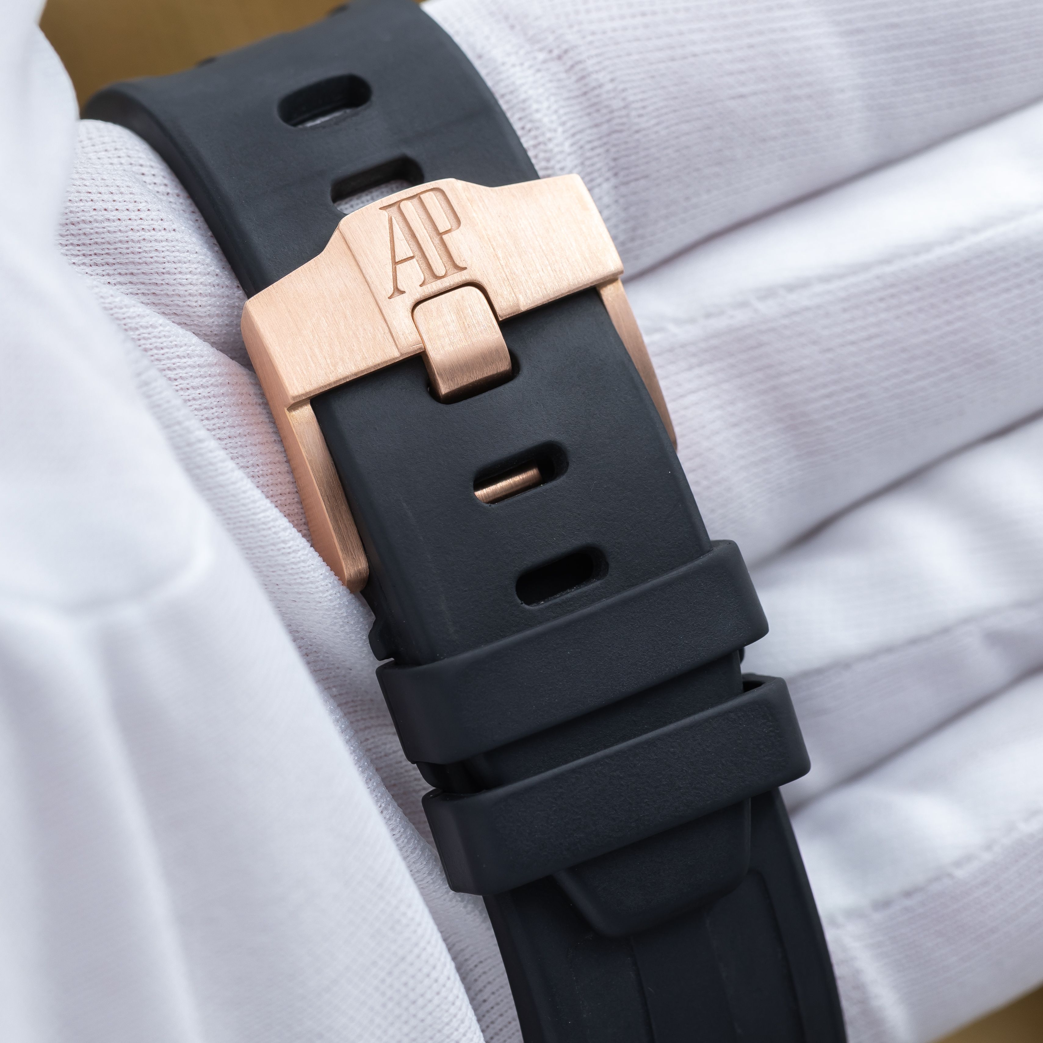 Audemars Piguet Royal Oak Offshore 26470OR.OO.A125CR.01 Thumbnail 3