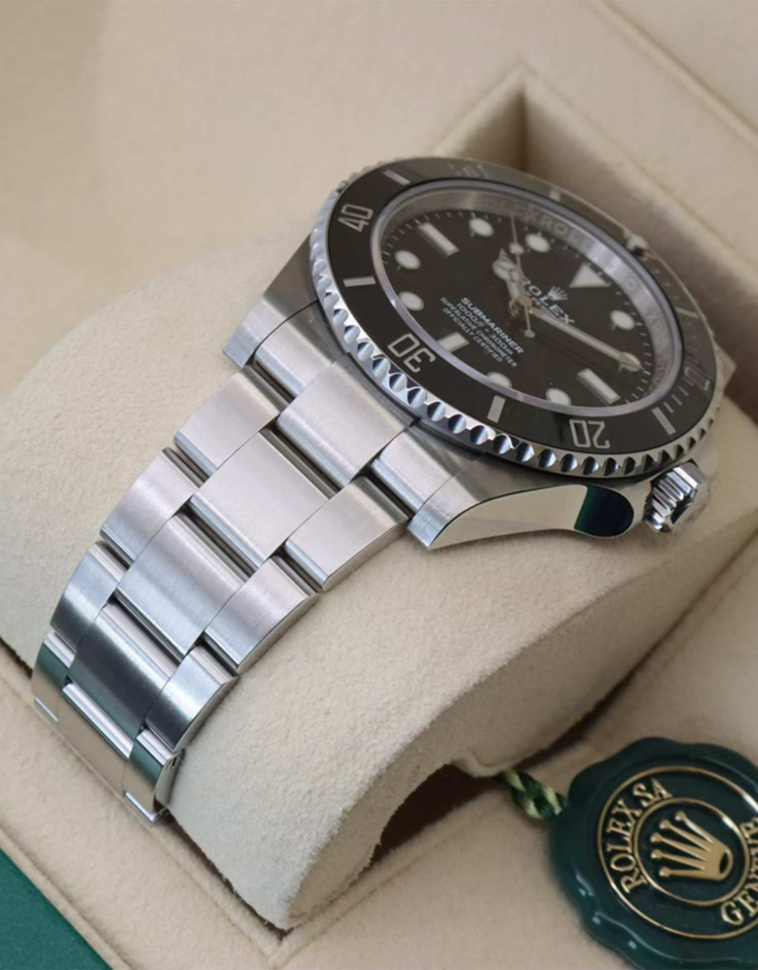 Rolex Submariner 124060 Thumbnail 2