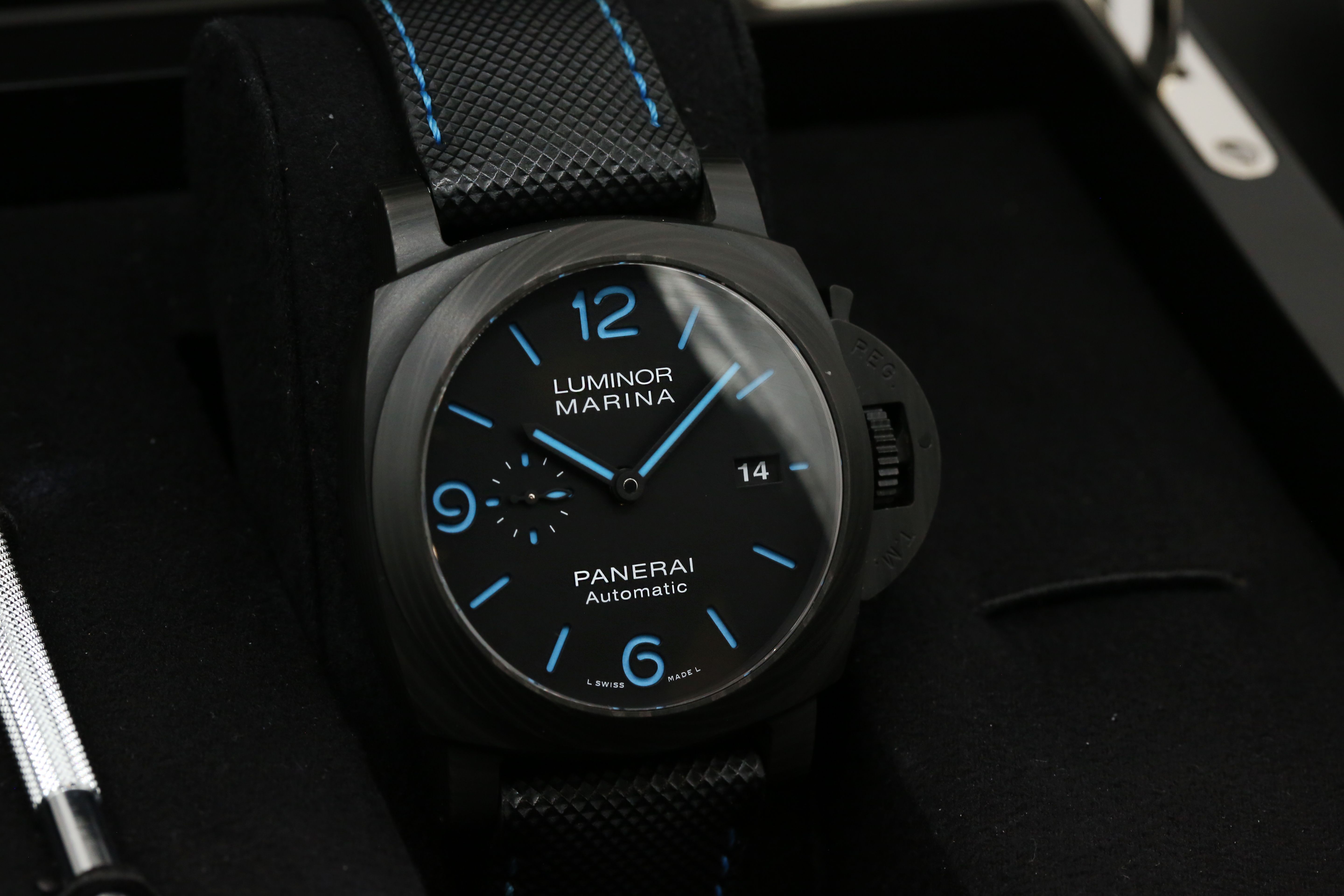 Panerai Luminor Marina Carbotech PAM01661 Thumbnail 2