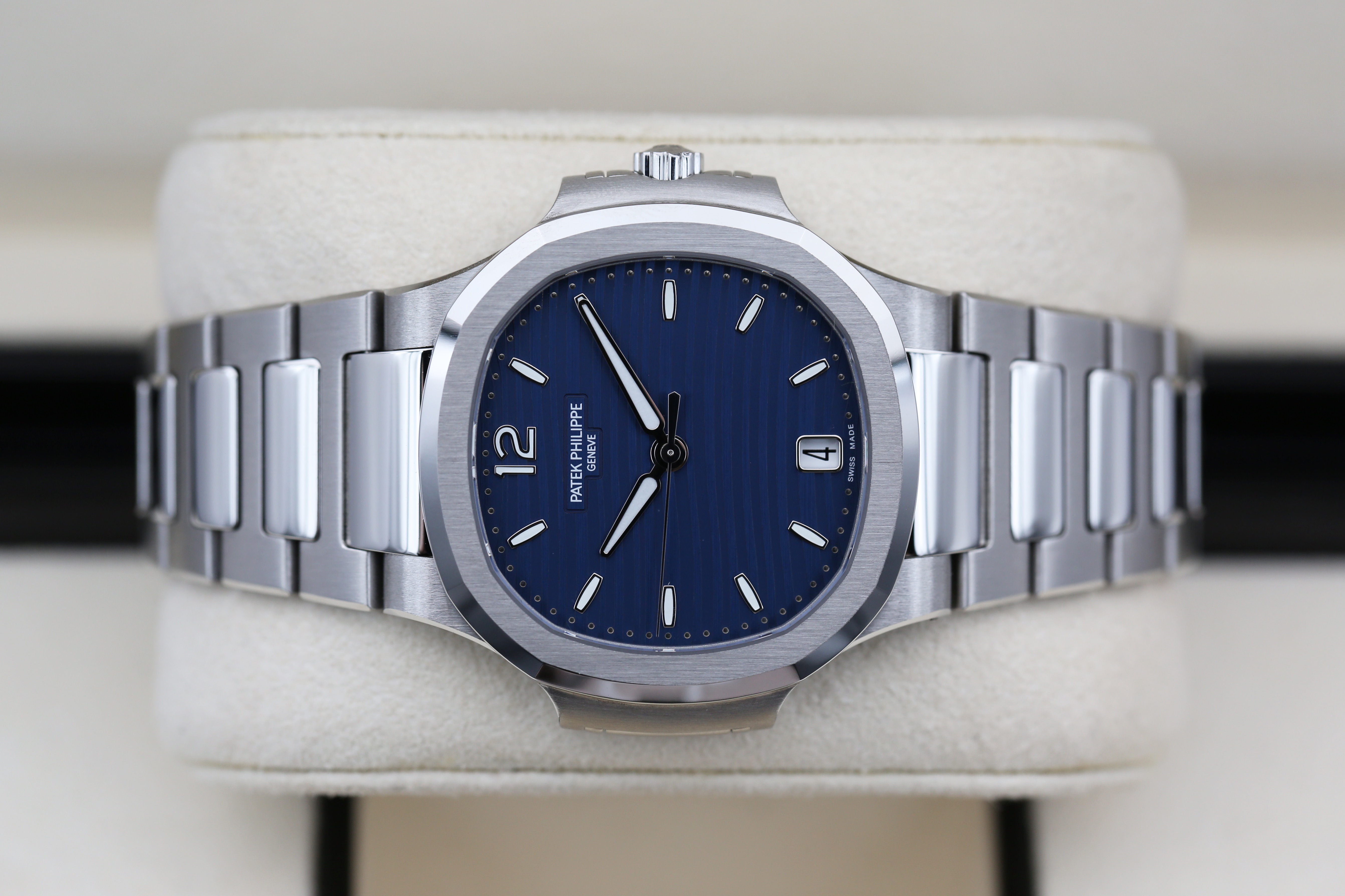 Patek Philippe Nautilus 7118/1A-001 Thumbnail 5
