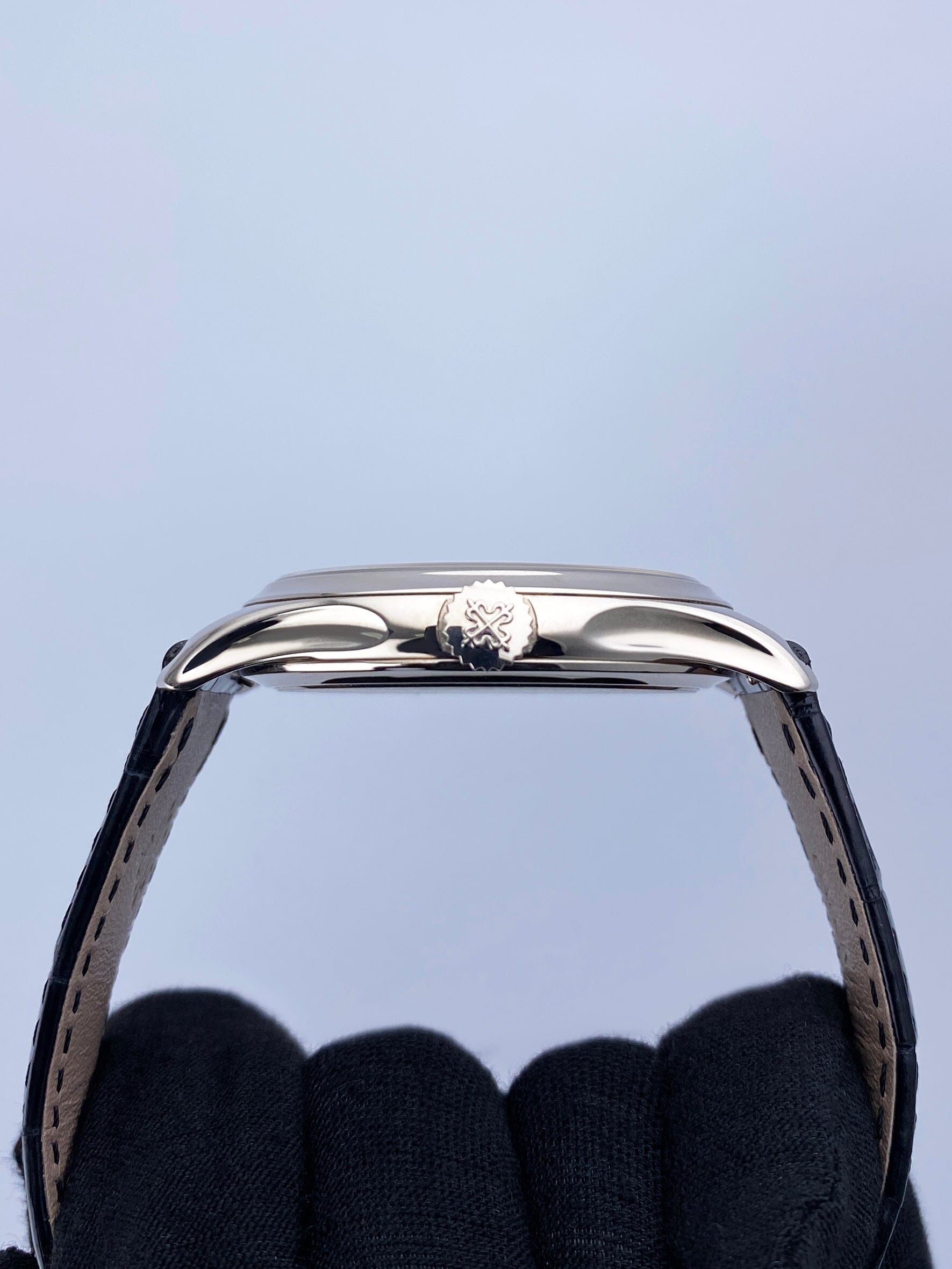 Patek Philippe Calatrava 5227G-010 Thumbnail 4