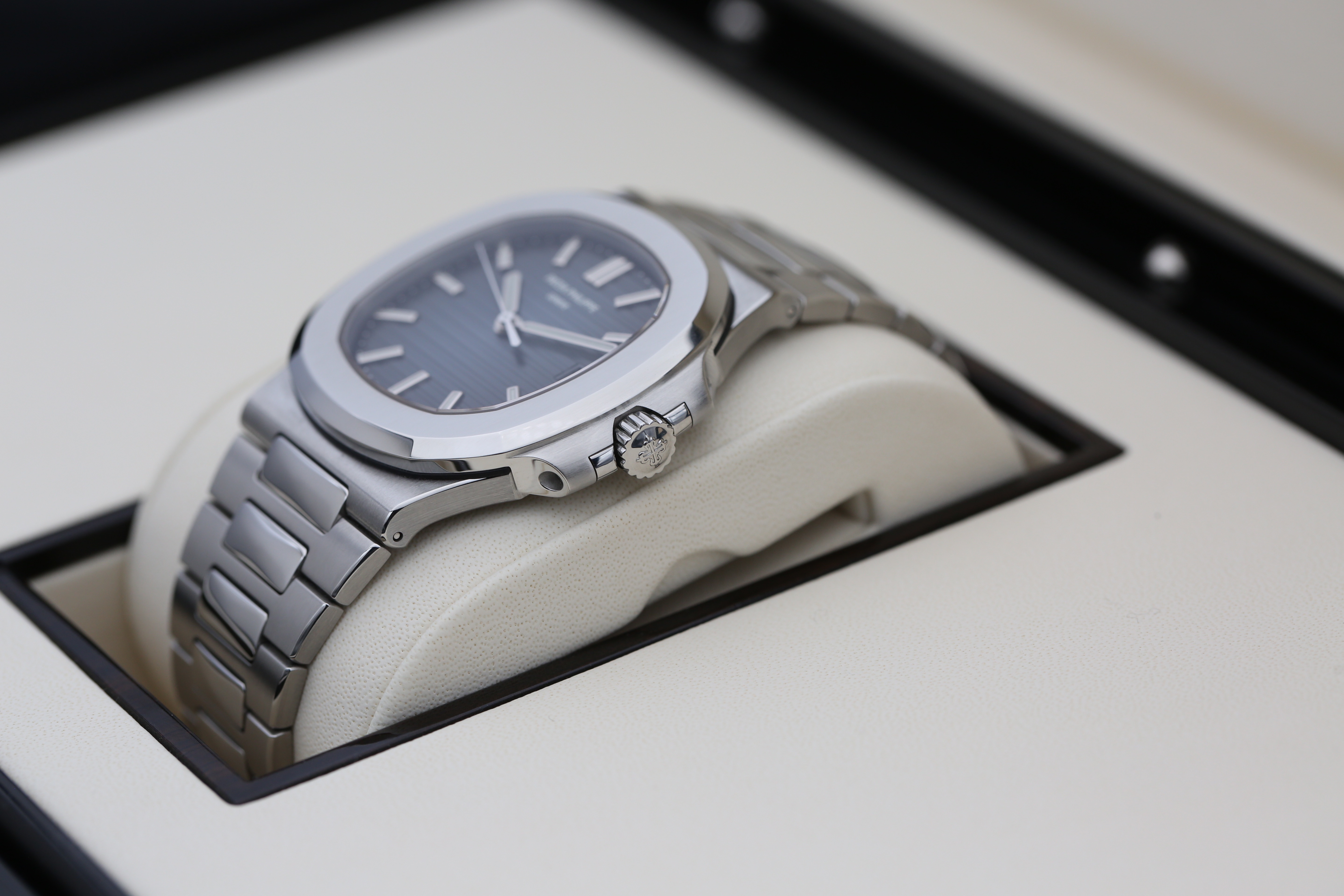 Patek Philippe Nautilus 5711/1A-010 Thumbnail 6