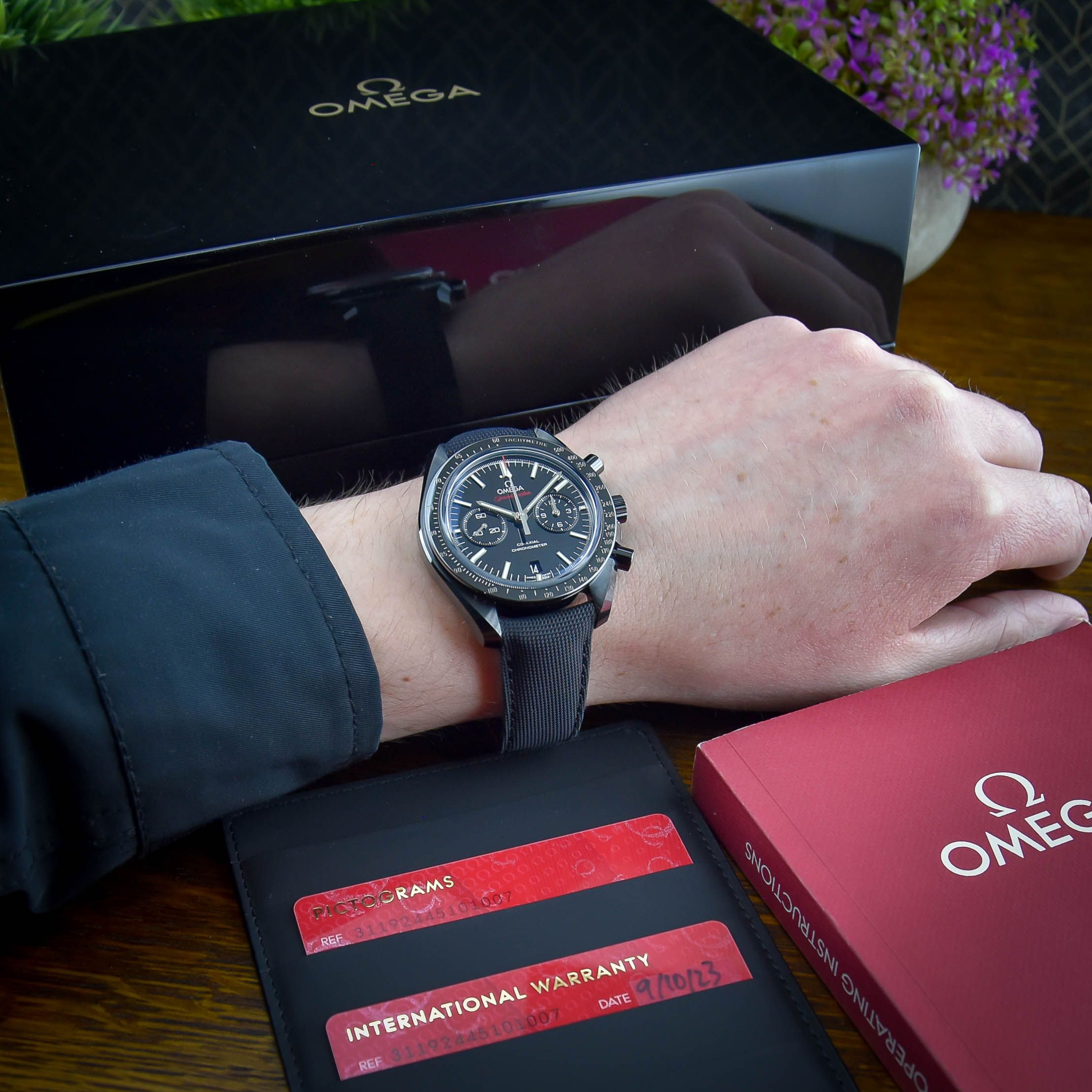 Omega Speedmaster Dark Side Of The Moon 311.92.44.51.01.007 Thumbnail 5