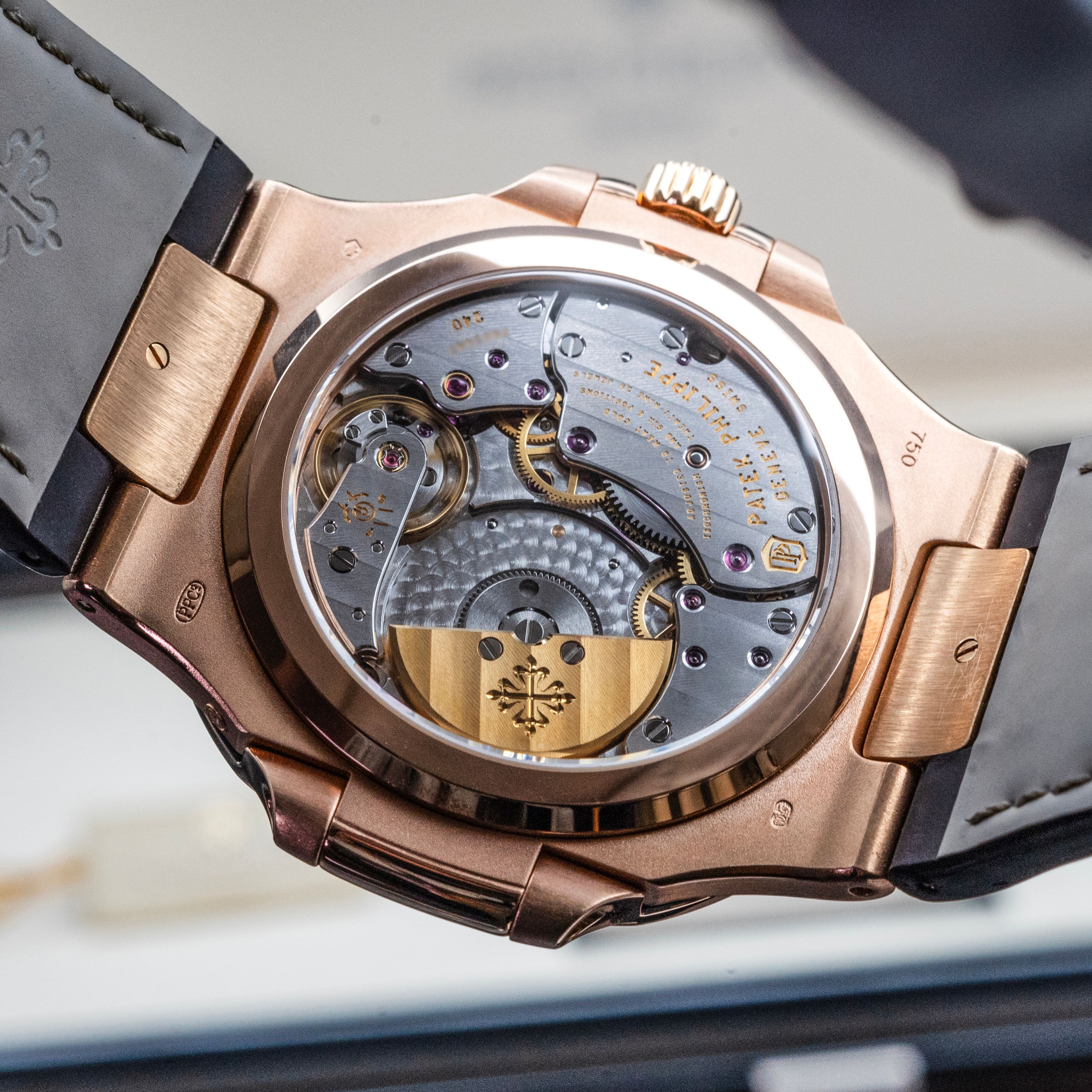 Patek Philippe Nautilus 5712R-001 Thumbnail 3