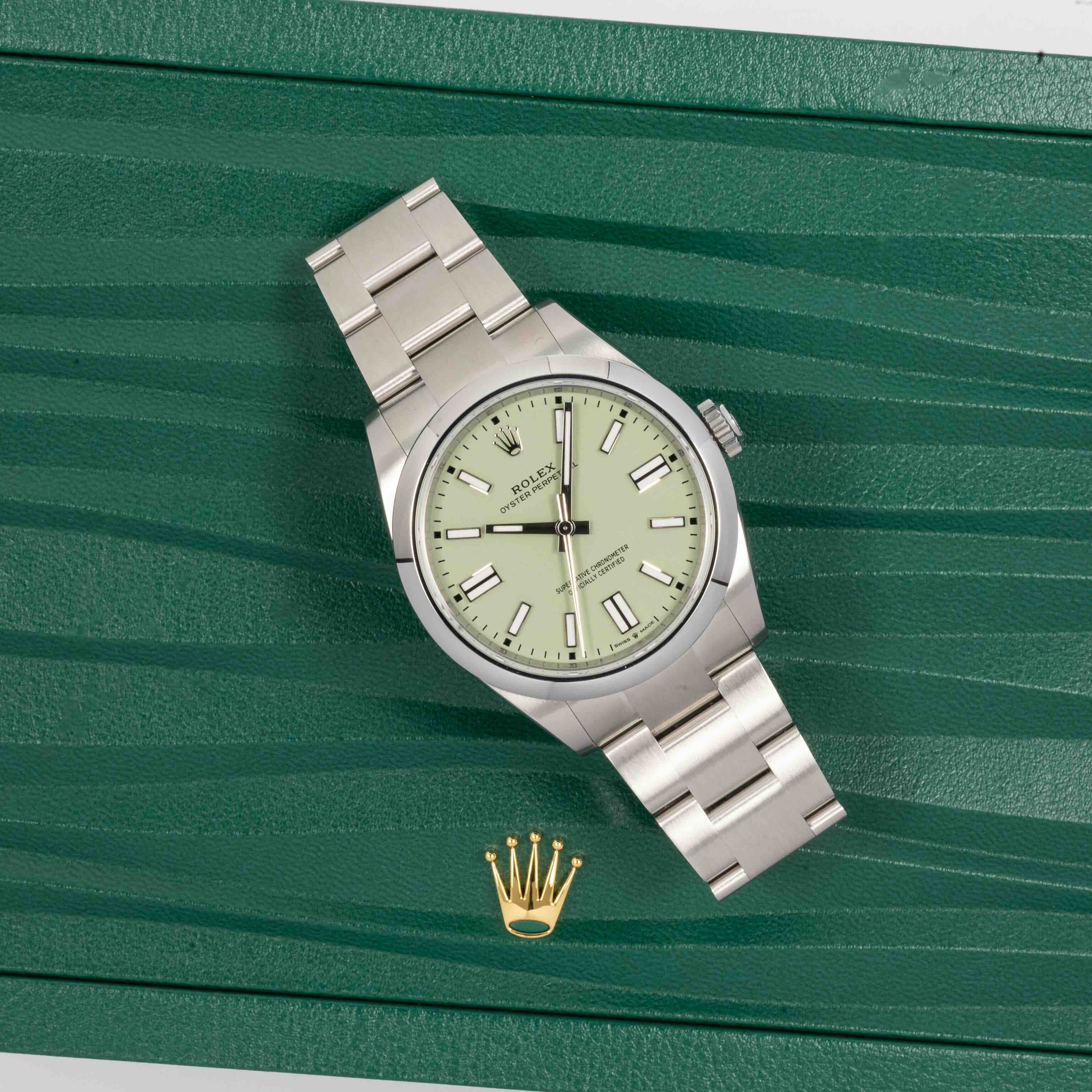 Rolex Oyster Perpetual 41 134300 Thumbnail 3