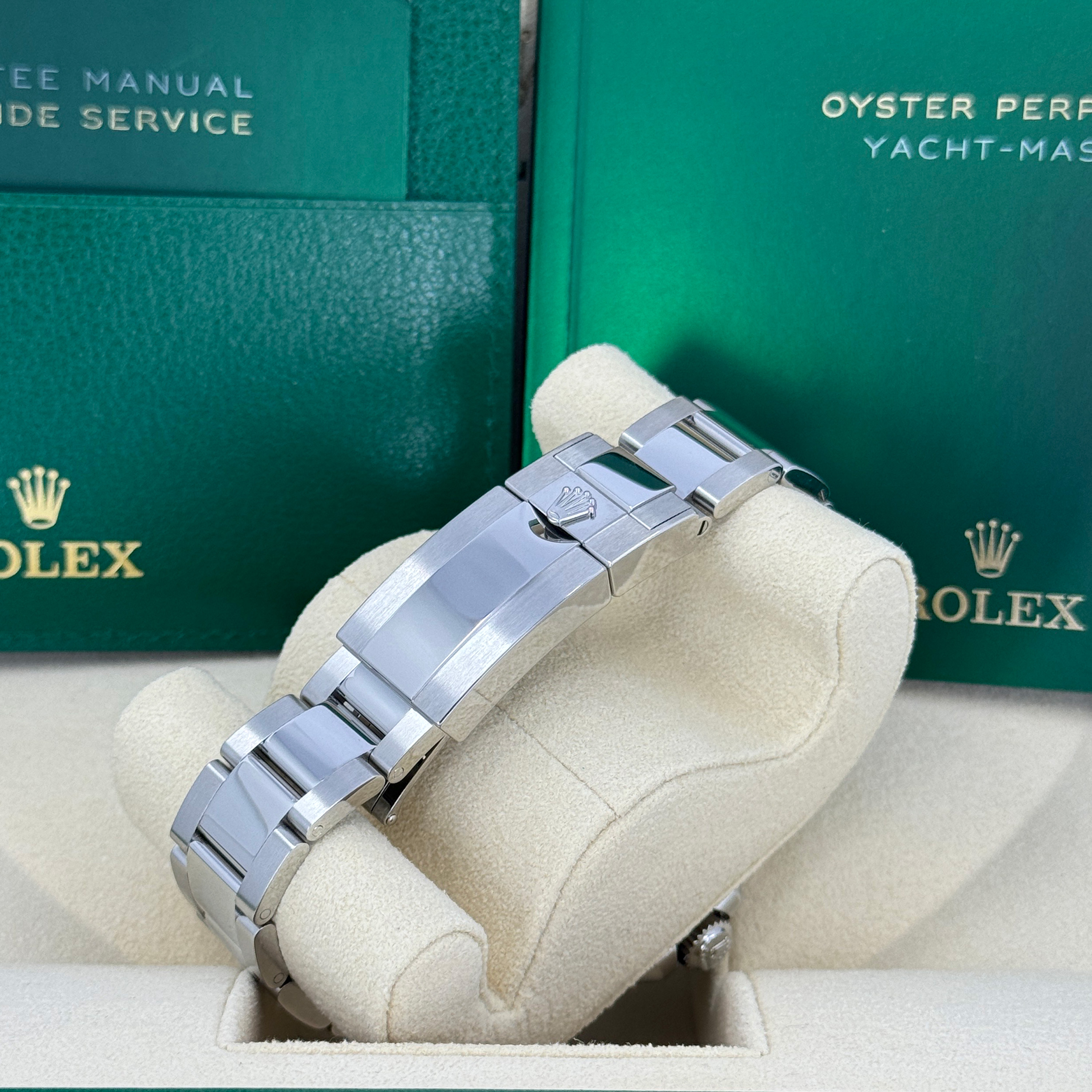 Rolex Yacht-Master 126622 Thumbnail 3