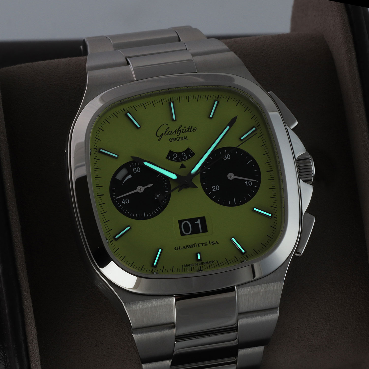 Glashutte Original Seventies Panorama Date 1-37-02-19-02-70 Thumbnail 5