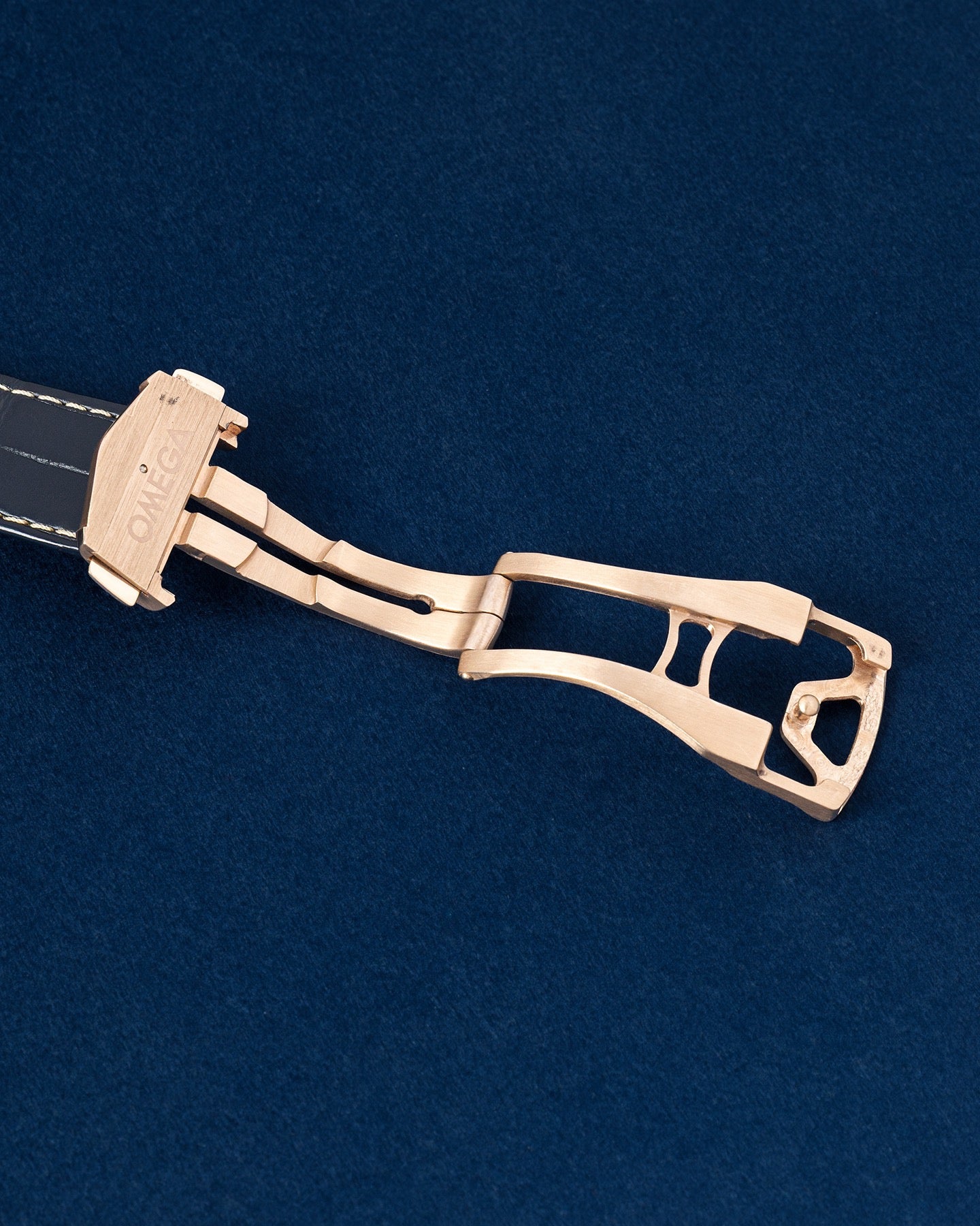 Omega Aqua Terra 150m GMT 220.53.43.22.02.001 Thumbnail 4