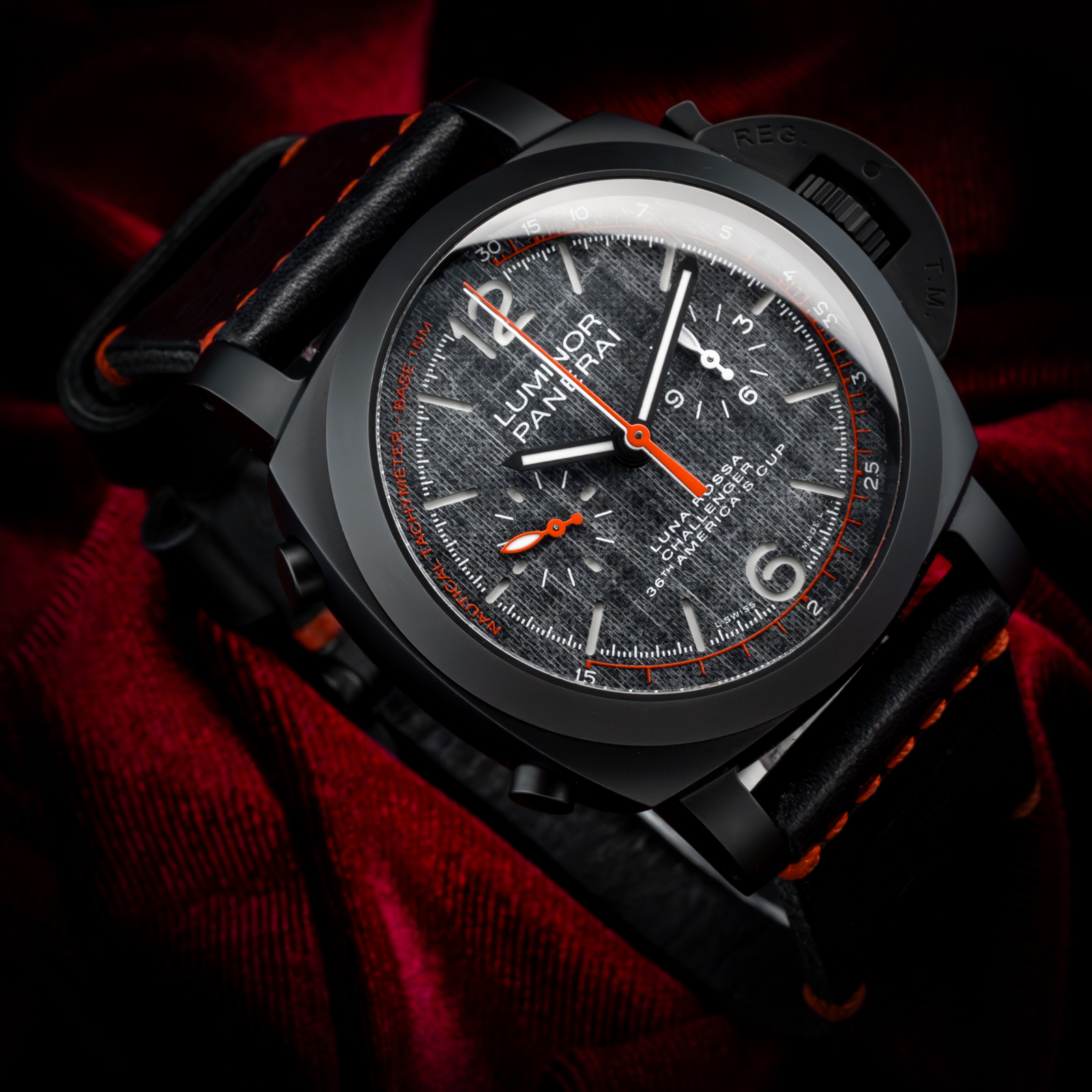 Panerai Luminor Luna Rossa PAM01037 Thumbnail 3