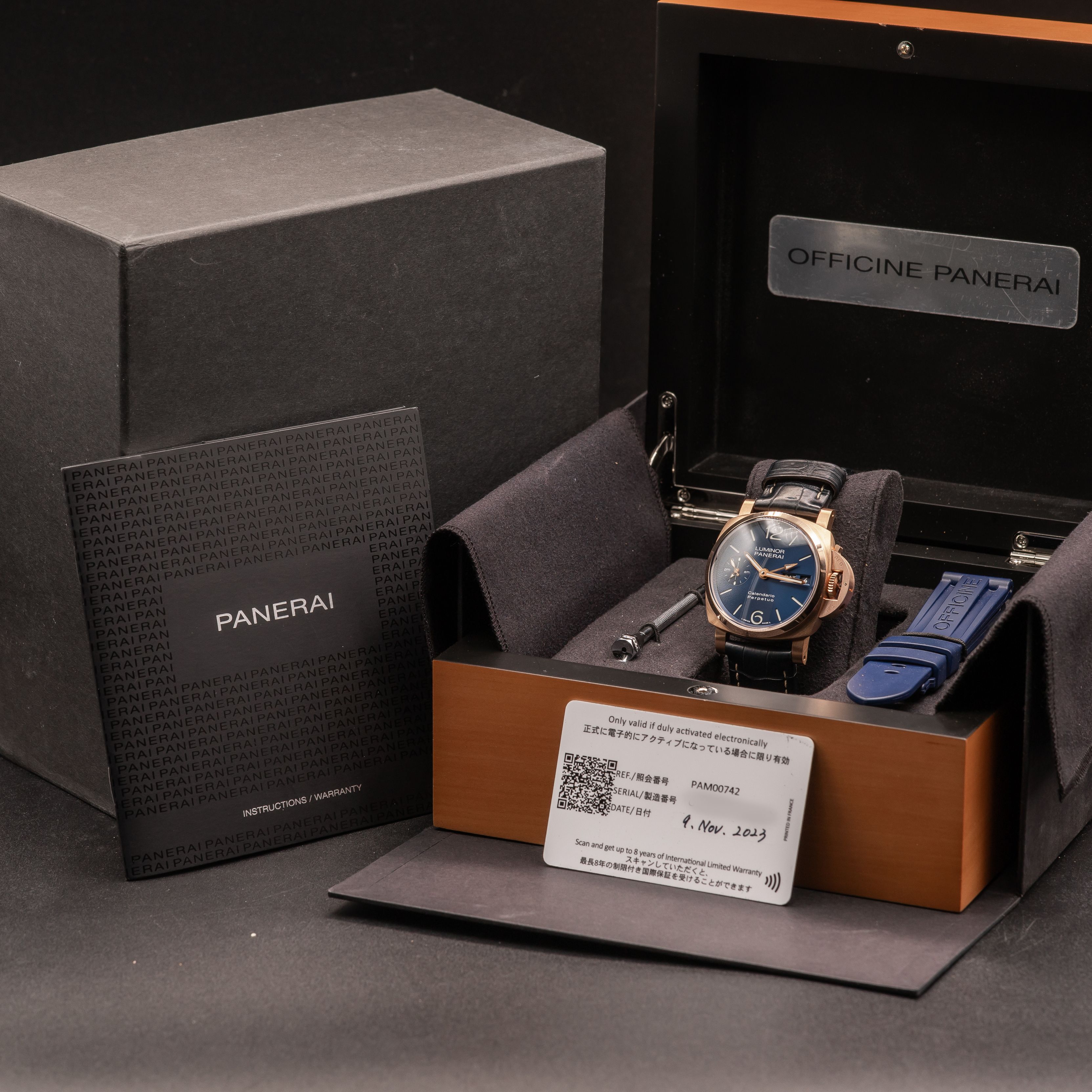 Panerai Luminor Perpetual Calendar PAM00742 Thumbnail 7