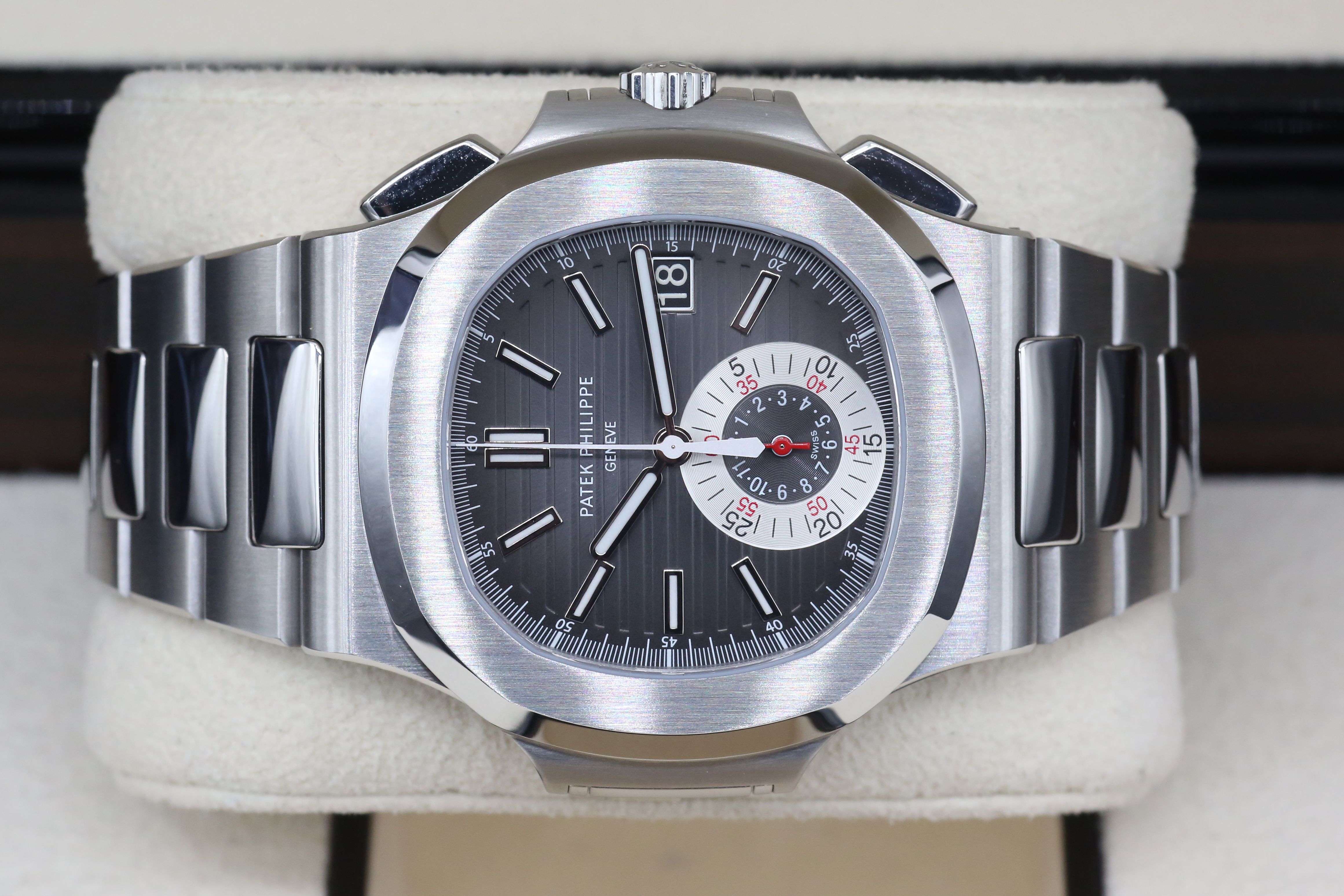 Patek Philippe Nautilus 5980/1A-014 Thumbnail 6
