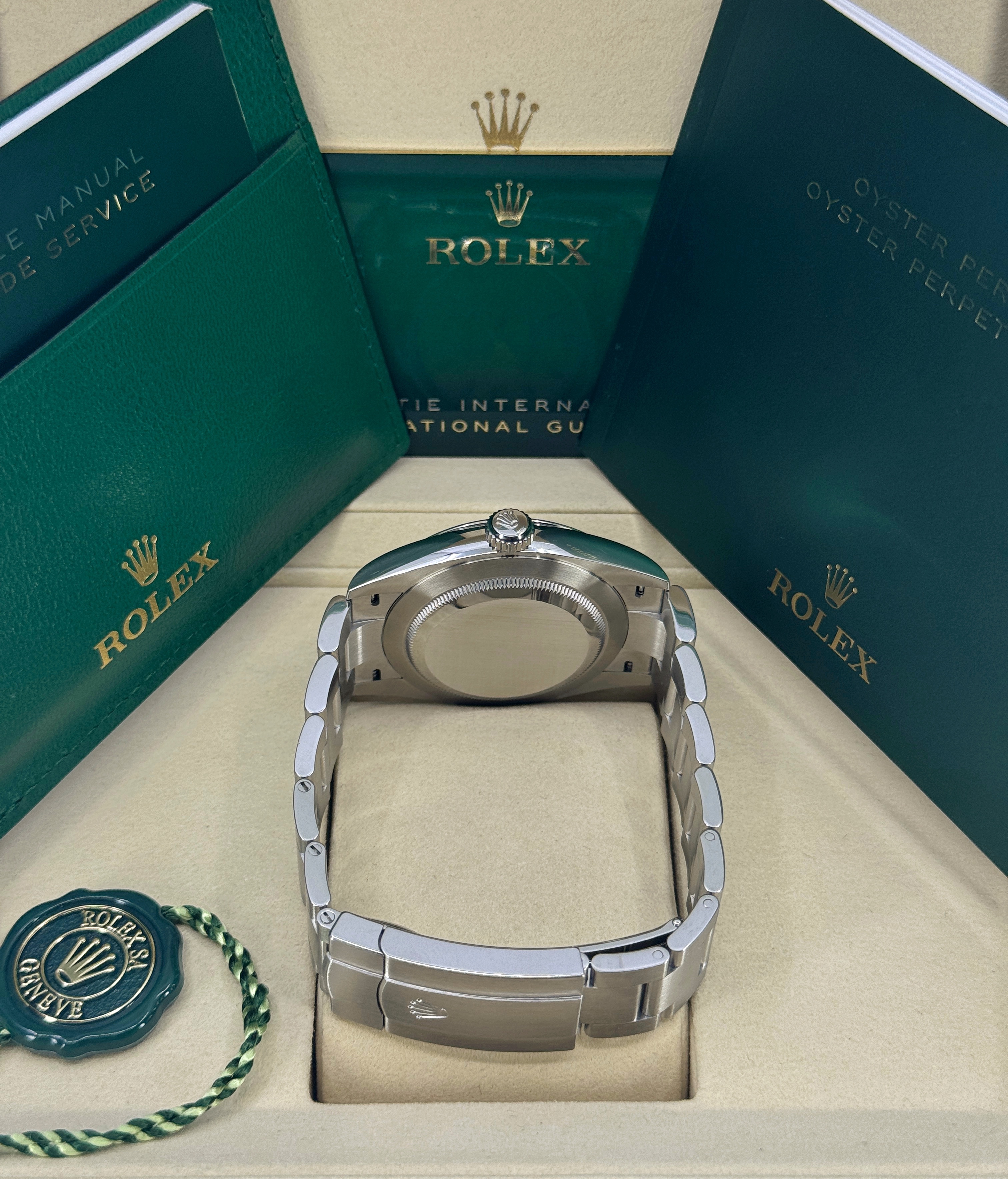 Rolex Oyster Perpetual 41 134300 Thumbnail 4