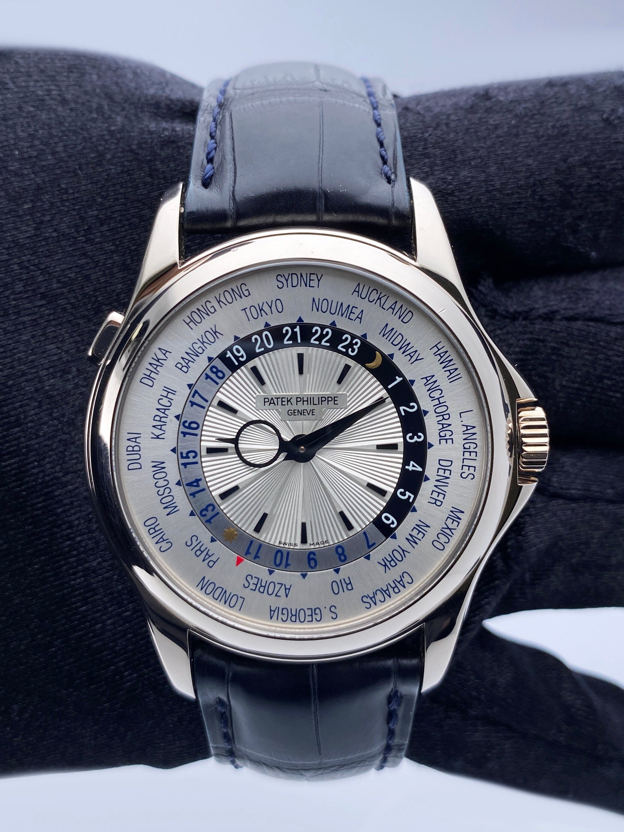 Patek Philippe World Time 5130G-001 Thumbnail 2