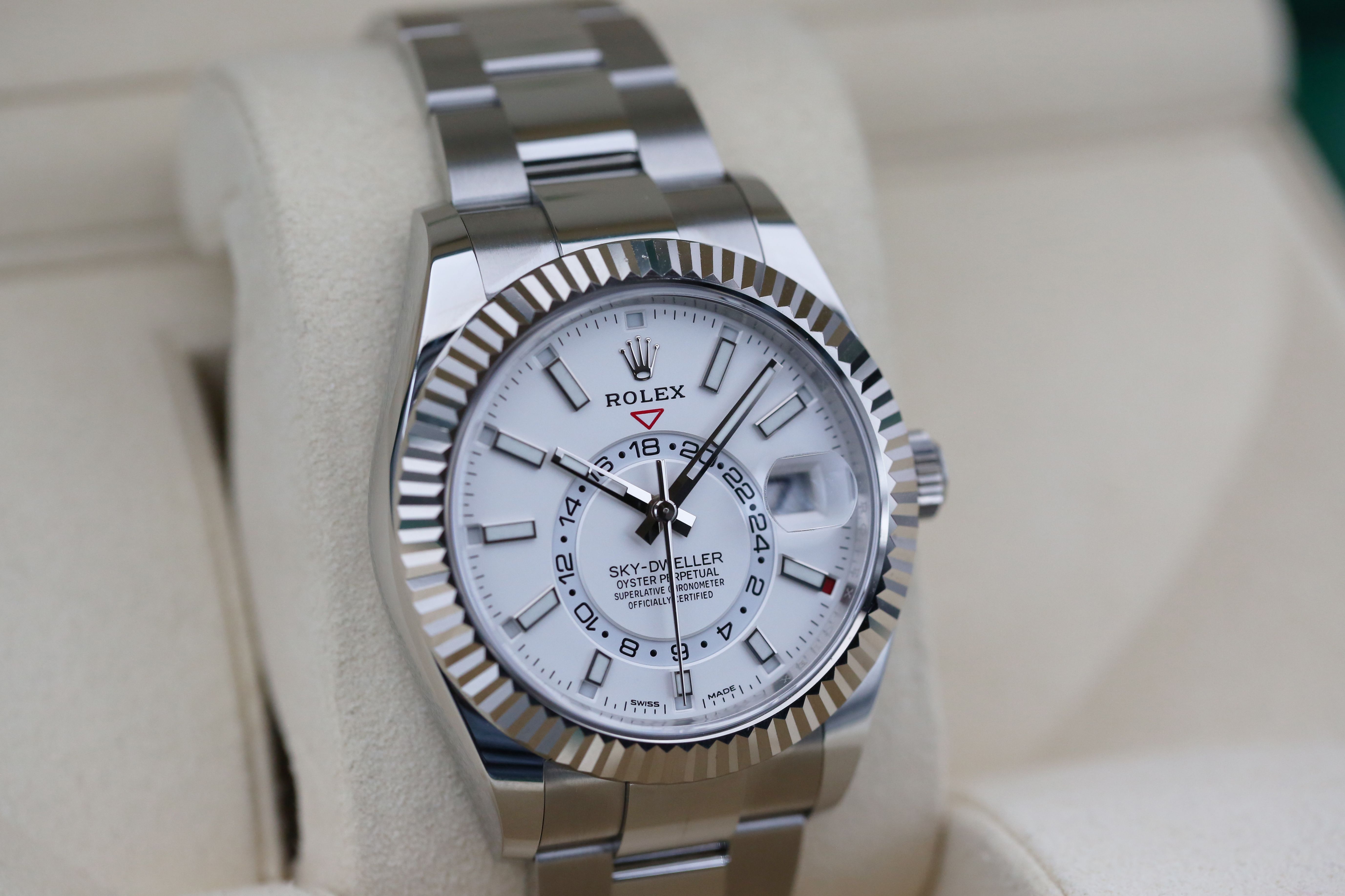Rolex Sky-Dweller 326934 Thumbnail 2