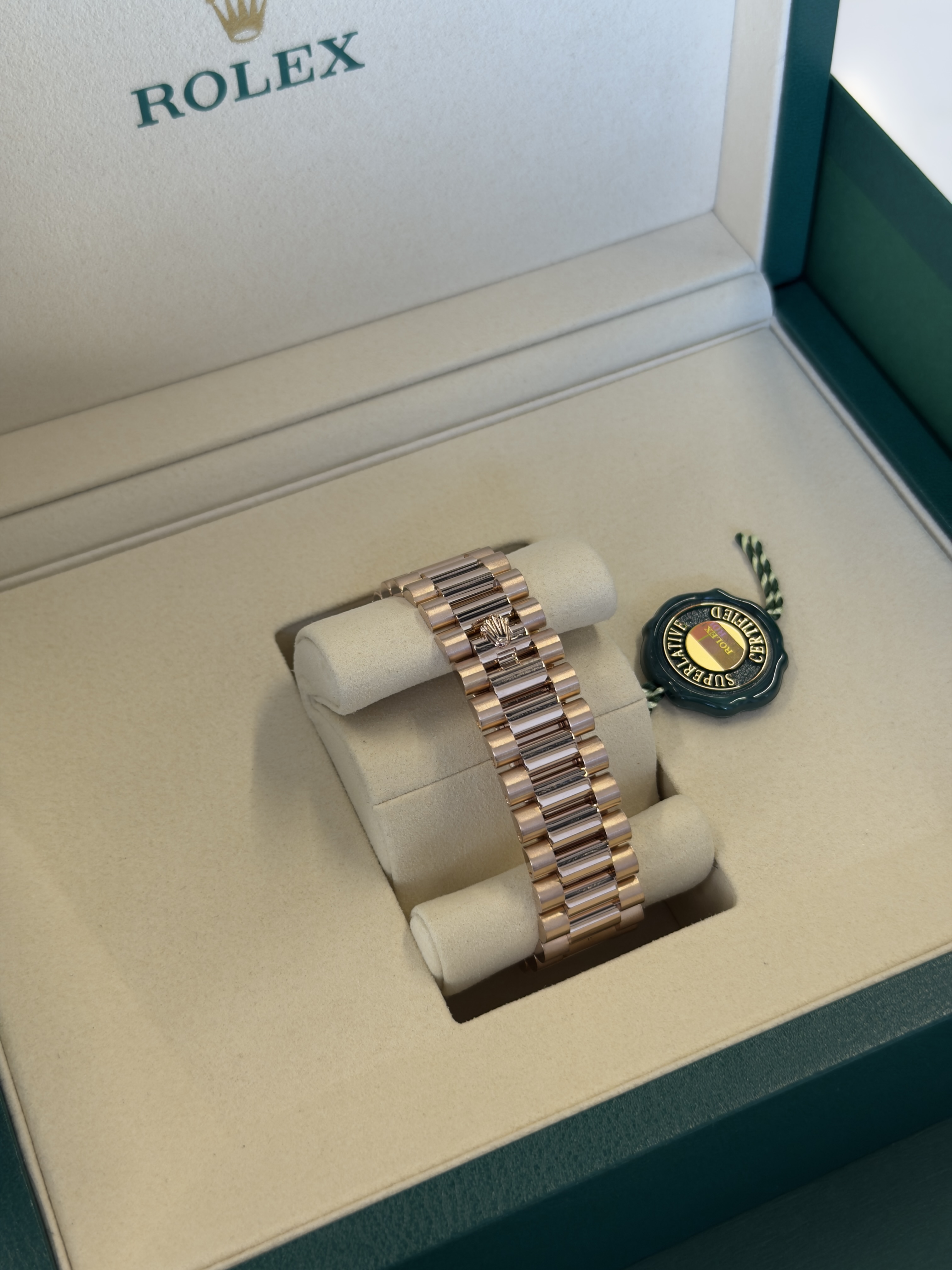 Rolex Day-Date 40 228235 Thumbnail 6