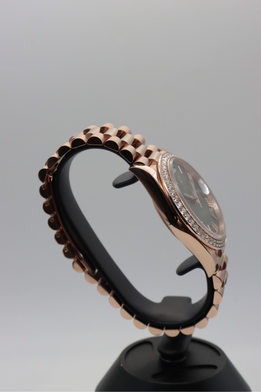 Rolex Day-Date 40 228345 RBR Thumbnail 2