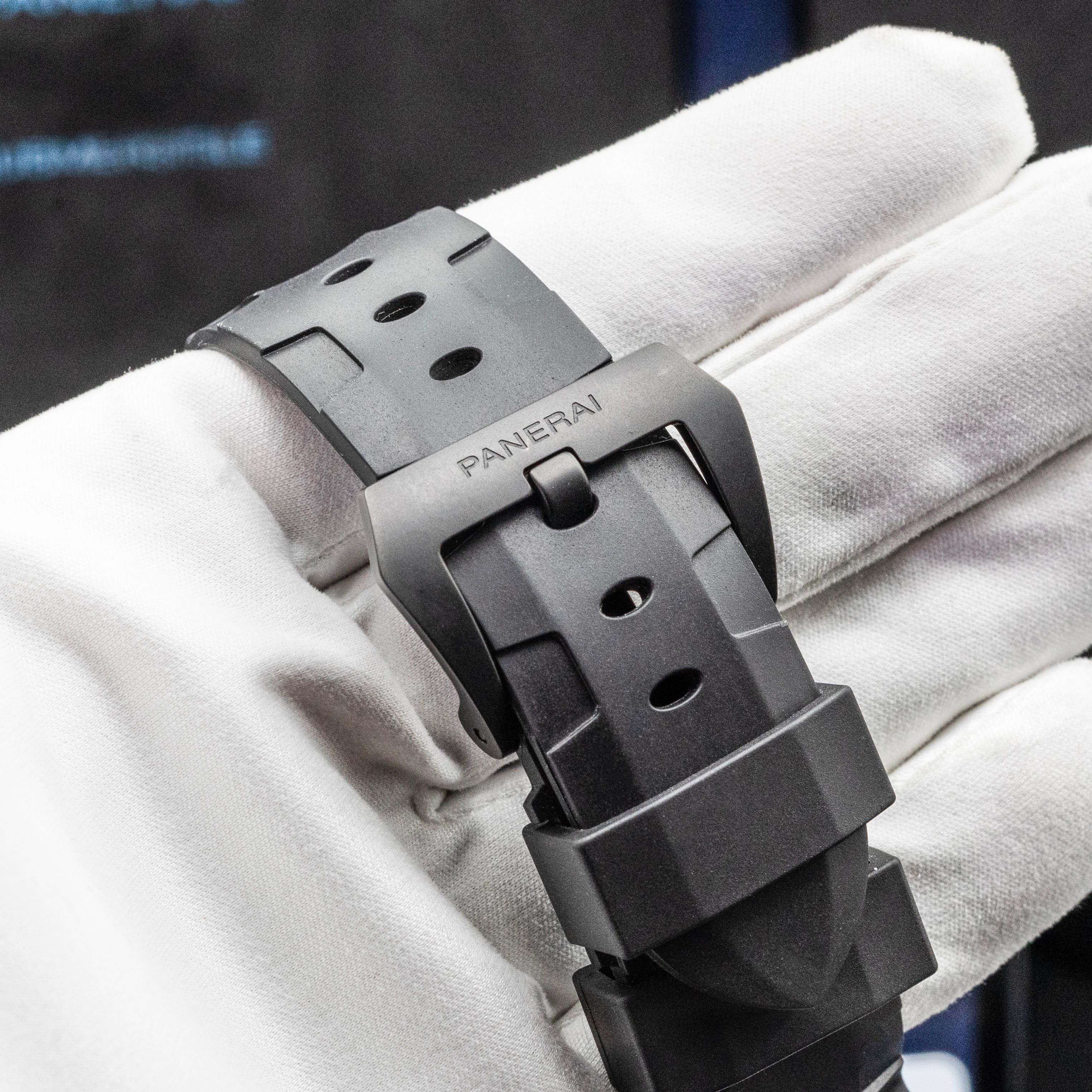 Panerai Submersible PAM02239 Thumbnail 3