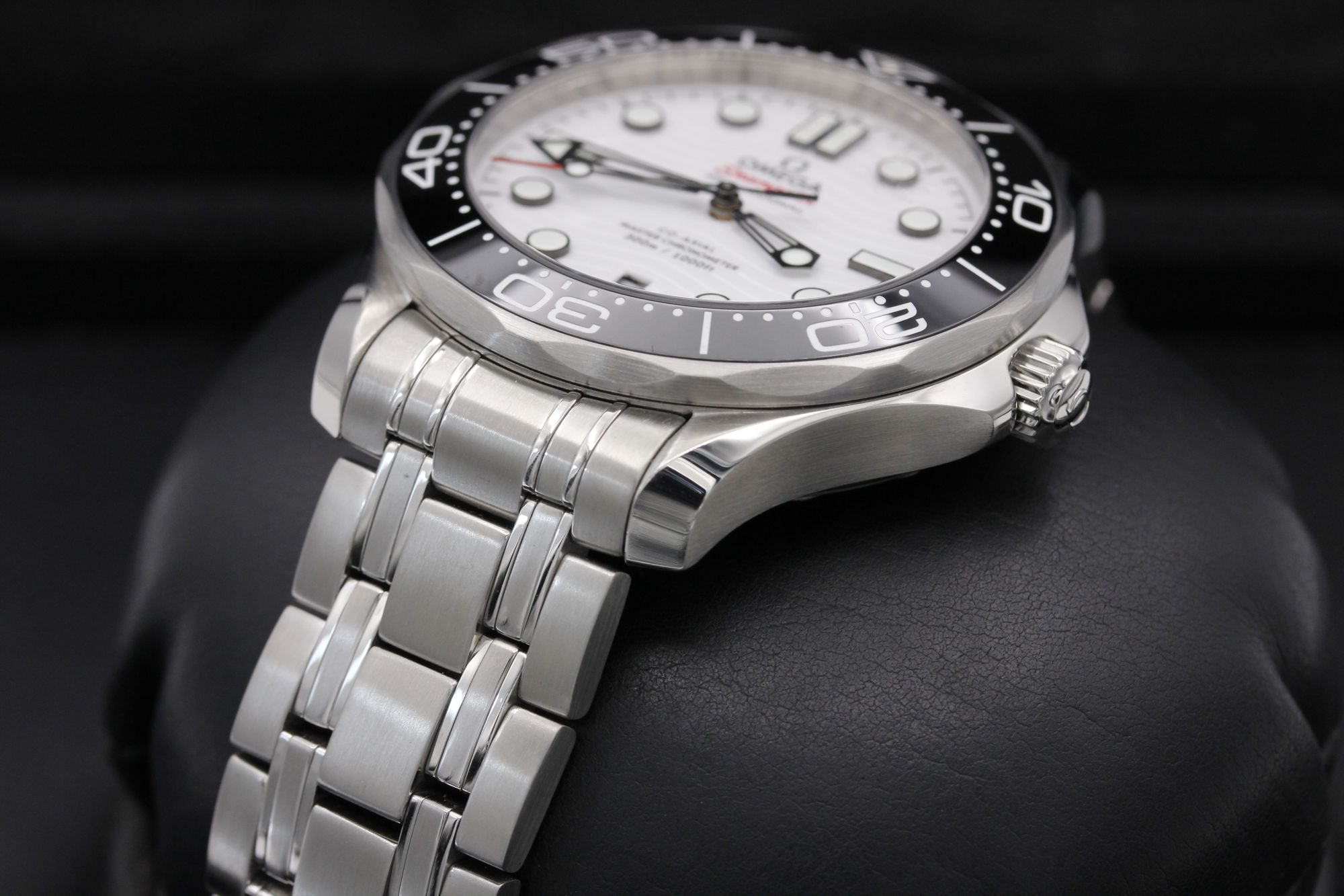 Omega Seamaster Diver 300m 210.30.42.20.04.001 Thumbnail 2
