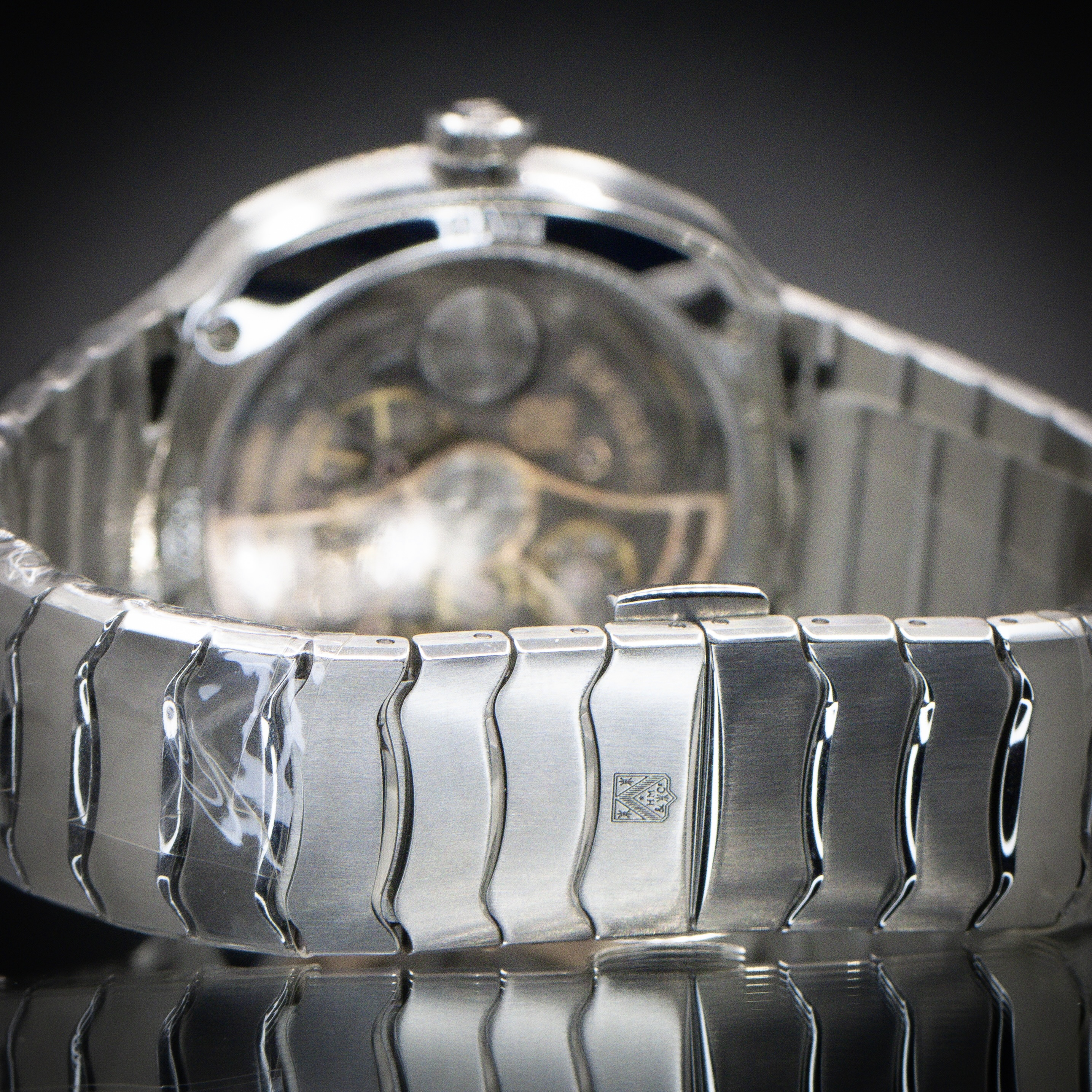 H. Moser and Cie Streamliner 6201-1200 Thumbnail 5