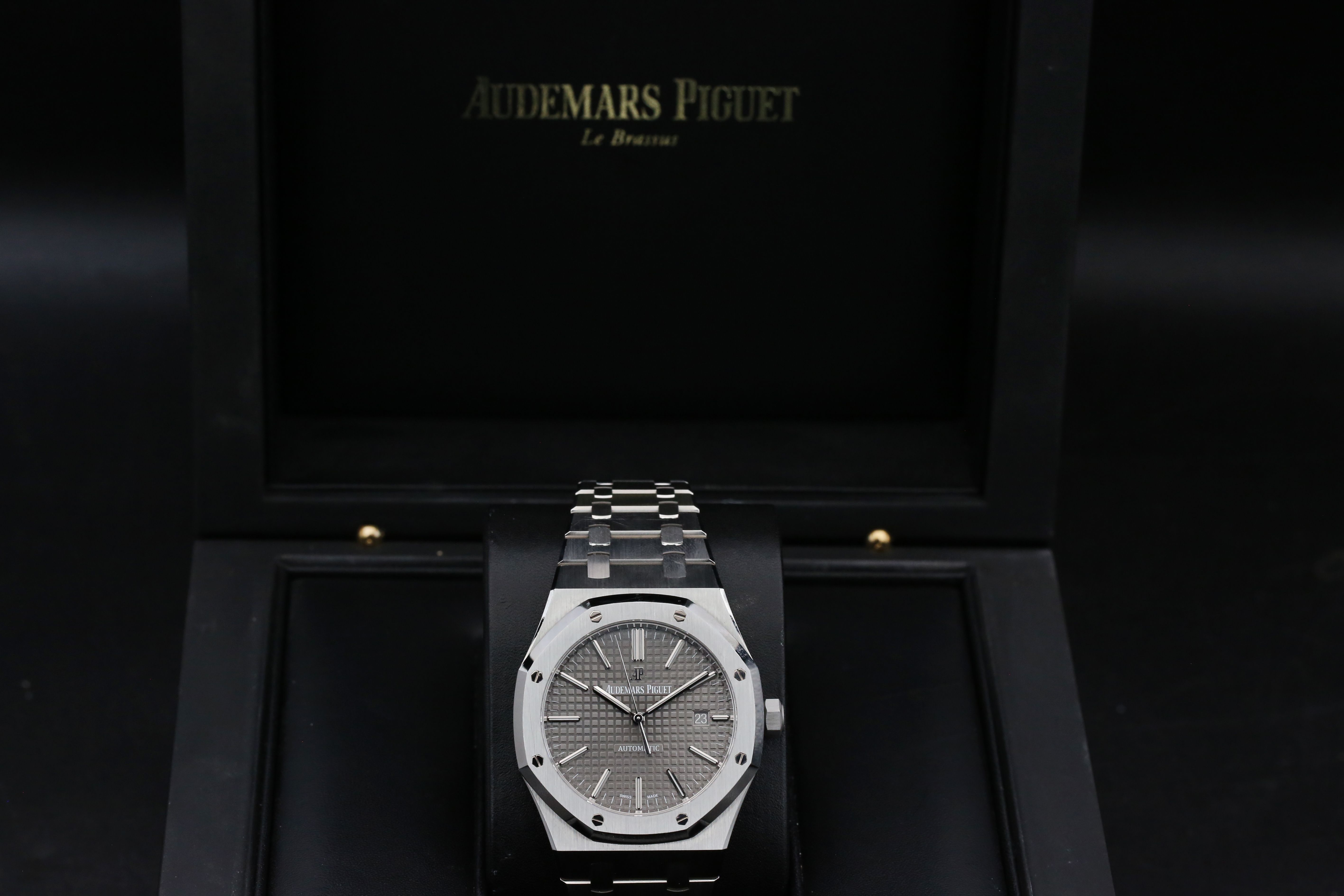 Audemars Piguet Royal Oak 15400ST.OO.1220ST.04 Thumbnail 4
