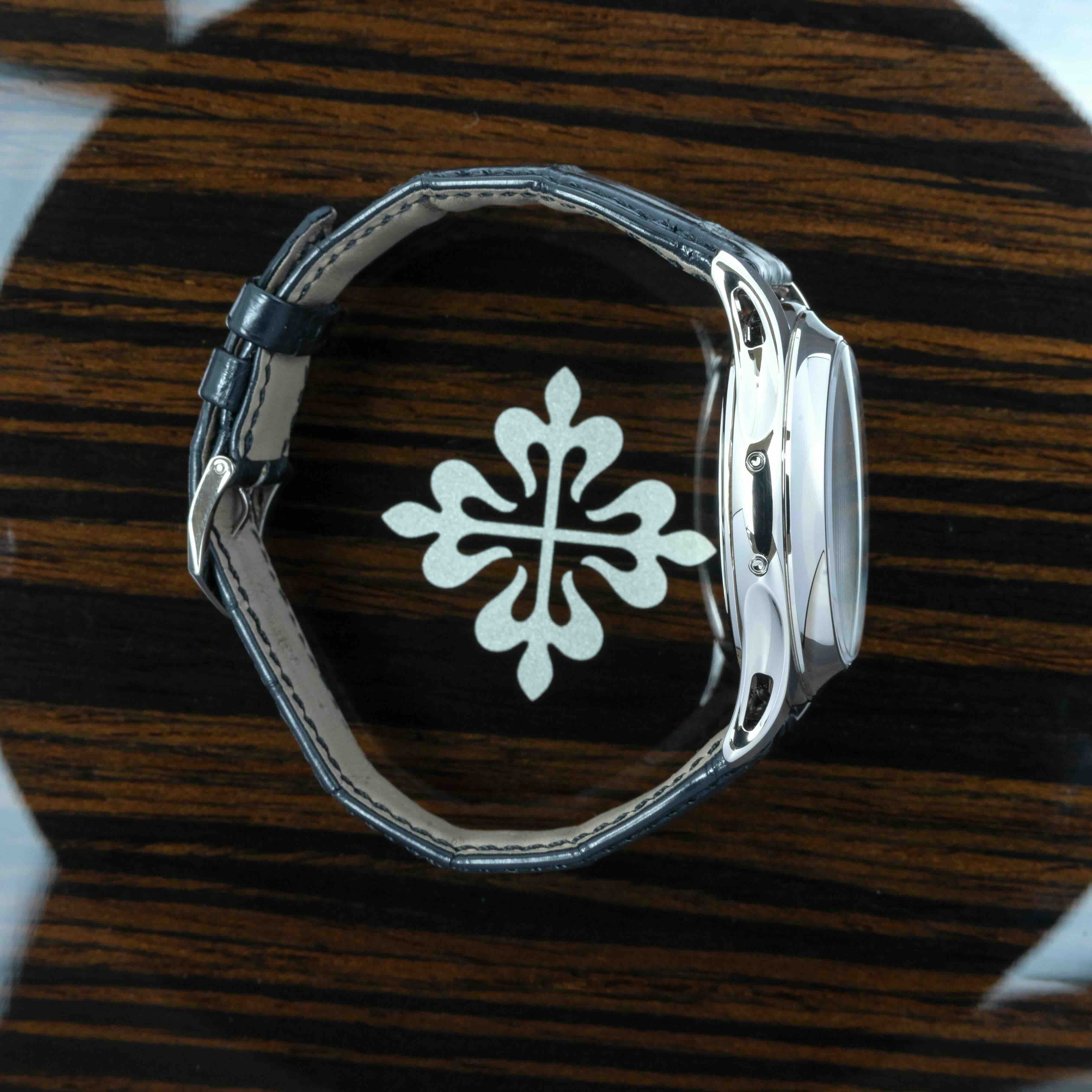 Patek Philippe Complications 5205G-013 Thumbnail 4